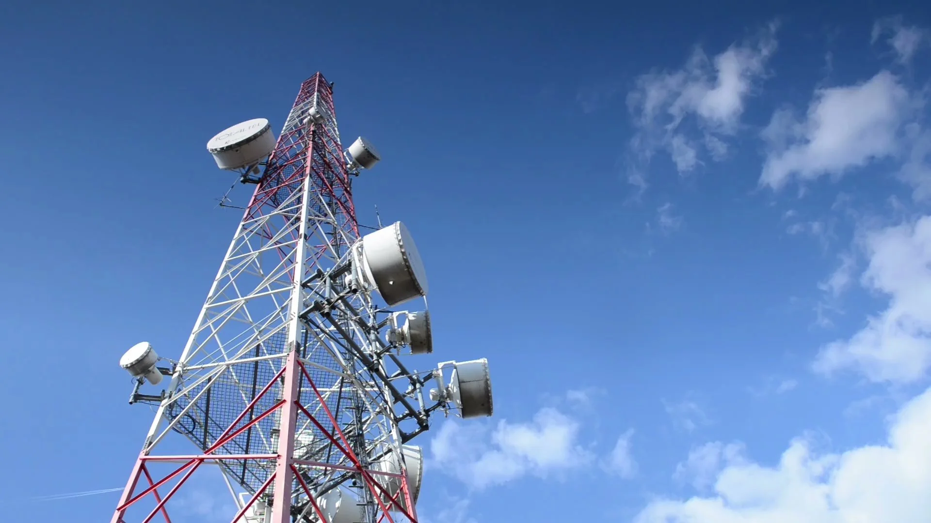 025363004-telecommunication-tower-agains.jpg