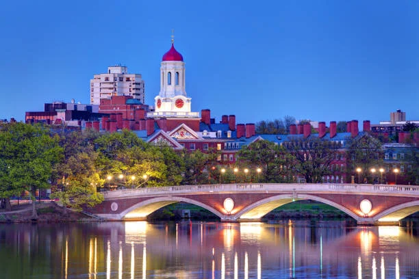 HarvardFootbridge_istockphoto-913395250-612x612.jpg