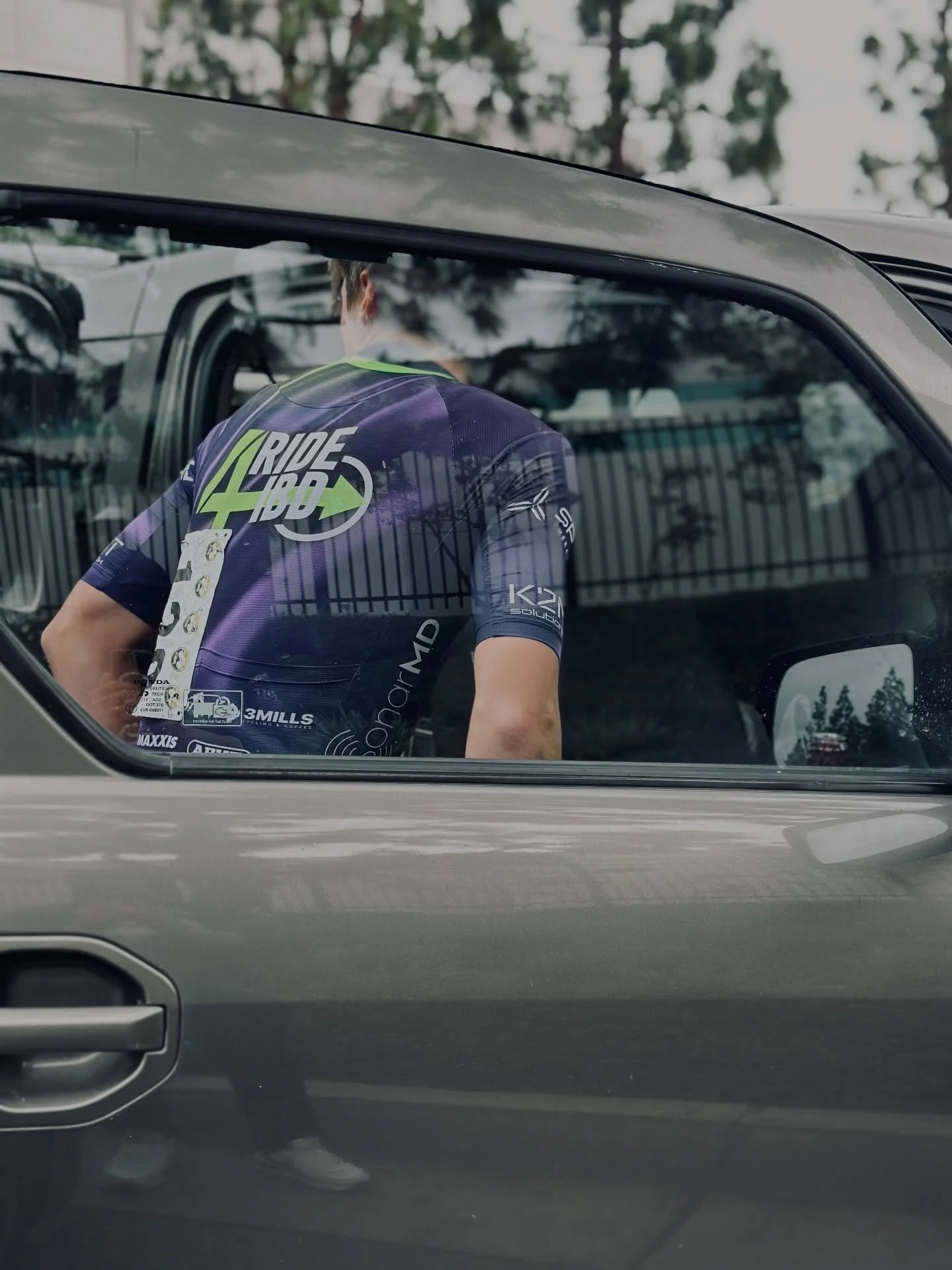 🌀 Ride4IBD Season: Loading&hellip;
Protect ya health. Trust the process. Bring the energy.

⚔️🔥

#Ride4IBD #wutang #ibdawareness #cycling #critracing