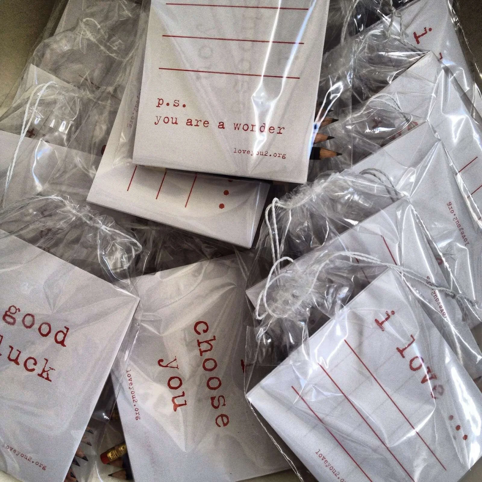 wedding reception ritual: love note writing