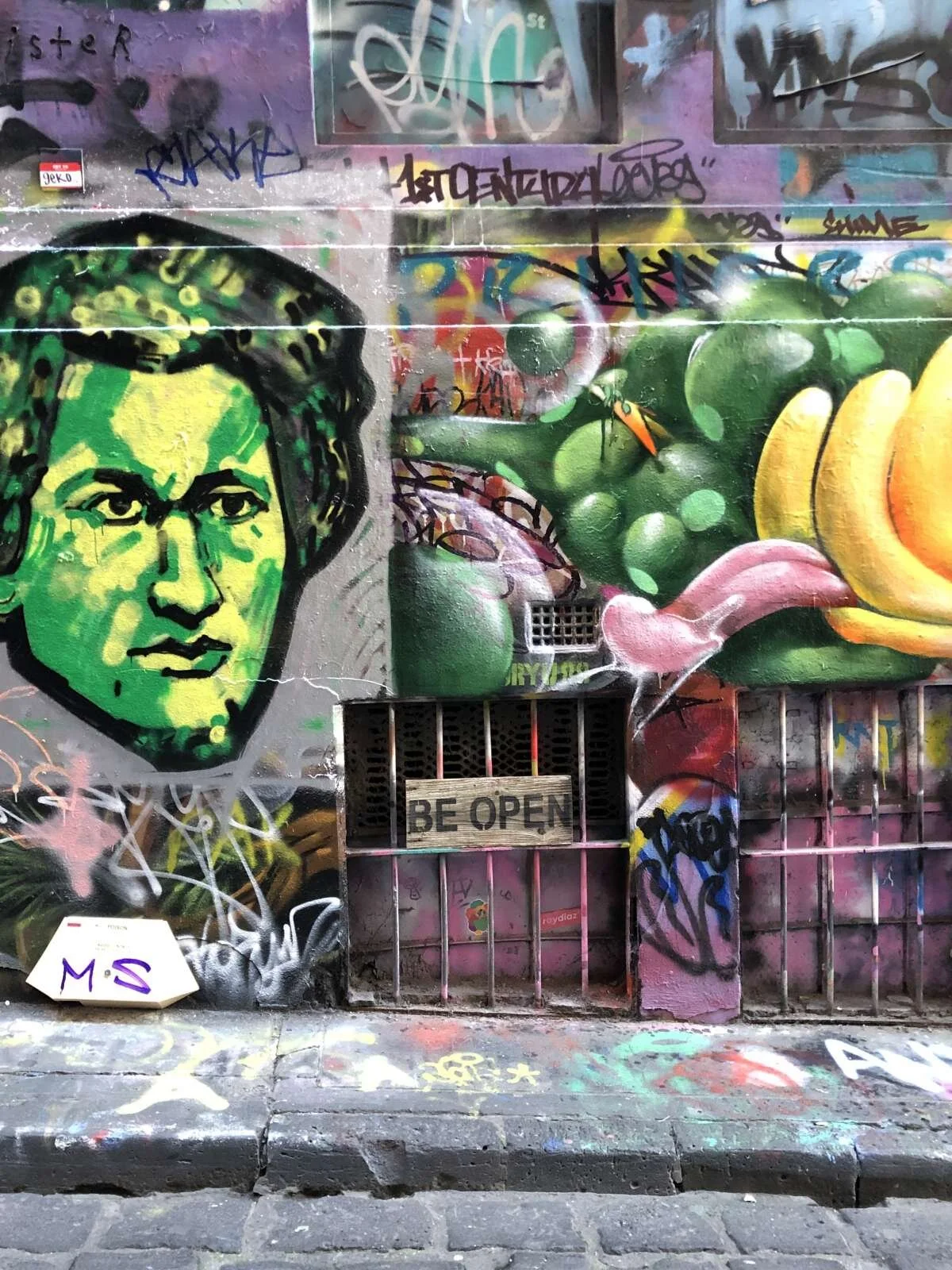 #getlovegivelove in Melbourne's Hosier Lane
