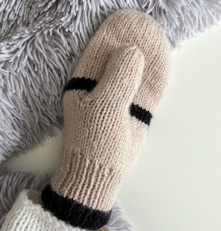 Reversible Double Mittens — LO RAIN - Knit and Crochet patterns