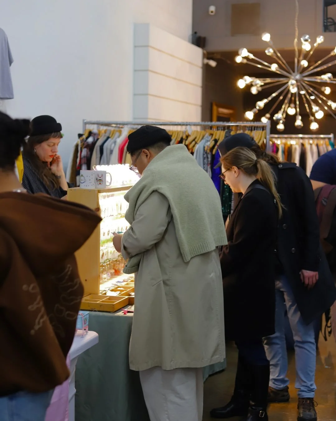 More from one of the best damn weekends ever! Thank you to our amazing vendors and community for making our market with @gearyartcrawl so successful. Shoutout @oliviachow for showing our vendors some love🌞🫶🏾

Love to our incredible vendors:
@ivyan