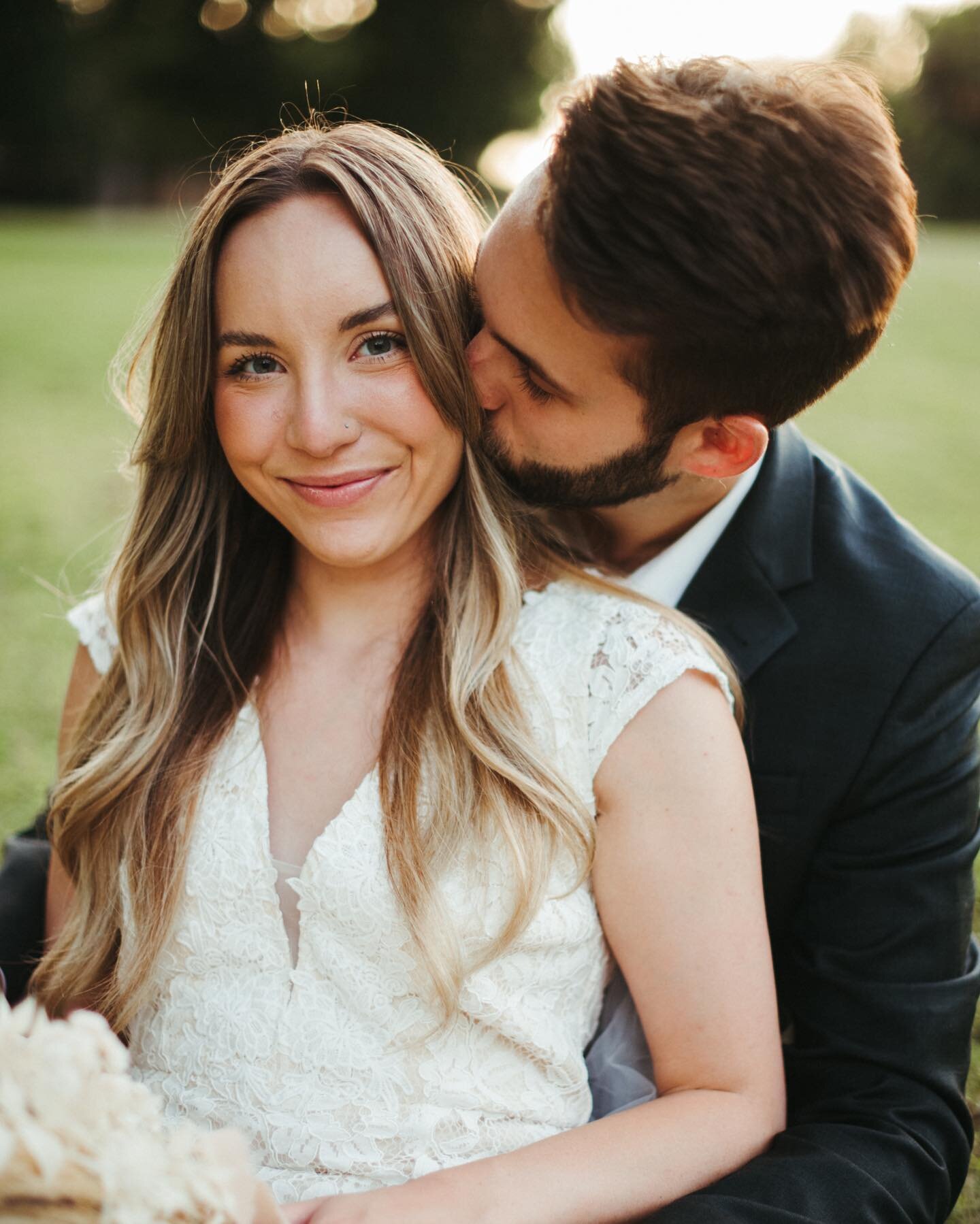 I seriously cannot get over how incredible being able to photograph love is!!!! Like oh my goodness, every time I&rsquo;m editing each gallery, I get this smile because it&rsquo;s so beautiful how different and unique each couples connection is ✨✨