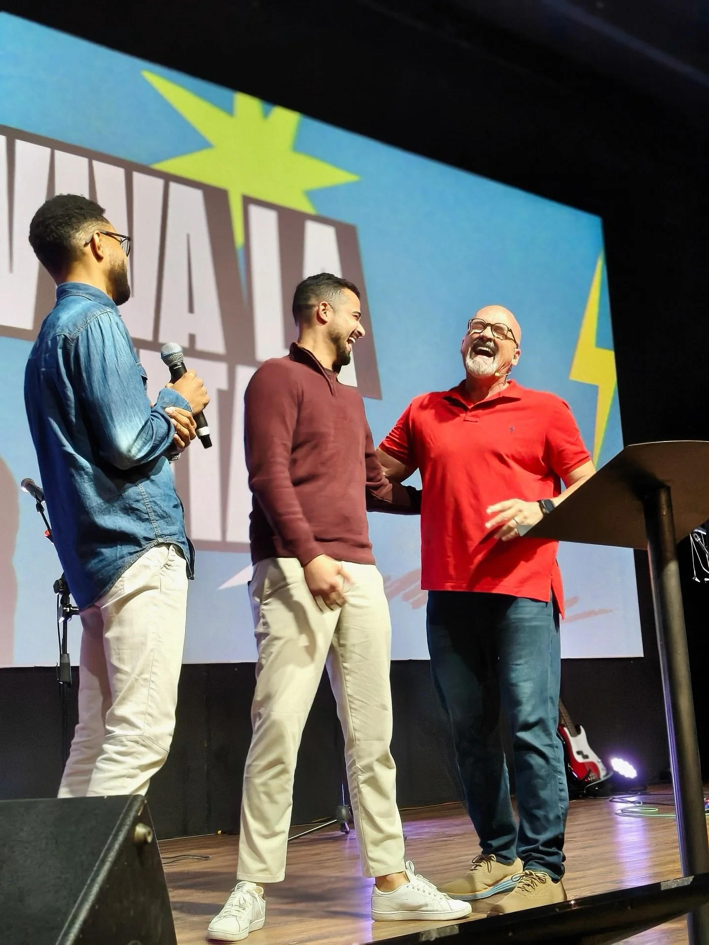 Unforgettable night at Nuova Church, Italy 🇮🇹🔥
So many young hearts saying yes to Jesus!
_
Noite inesquec&iacute;vel na Nuova Church, na It&aacute;lia 🇮🇹🔥
Tantos cora&ccedil;&otilde;es jovens dizendo sim para Jesus!