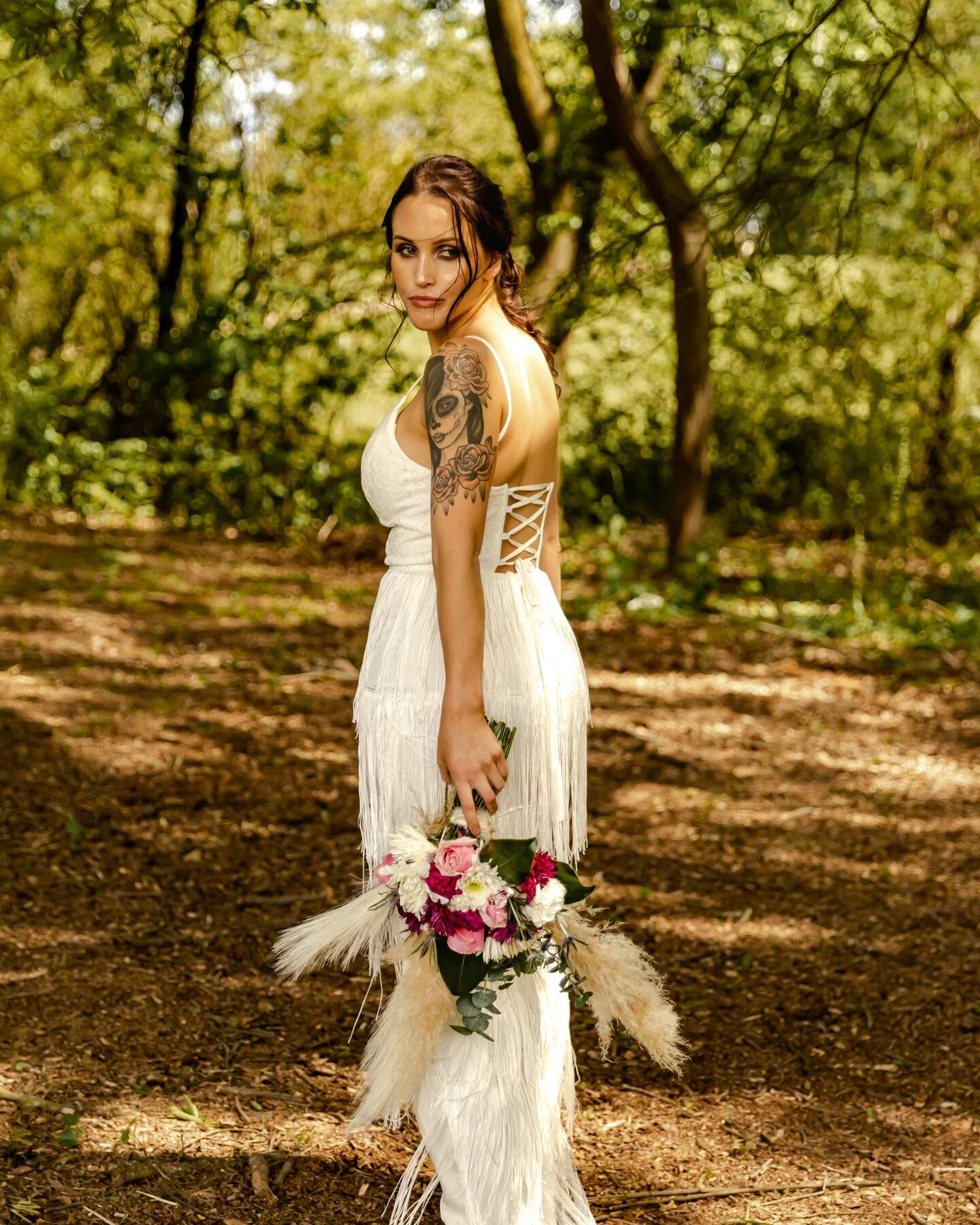 Those eyes. That glow. The gorgeous Daniella. ✨

Product Breakdown - 

Skin prep - @soniarosellibeauty 
Foundation - @danessa_myricks 
Blush - @makeupforever | @patmcgrathreal 
Bronze - @danessa_myricks 
Eyes - @bobbibrown | @viseart 
Lips - @charlot