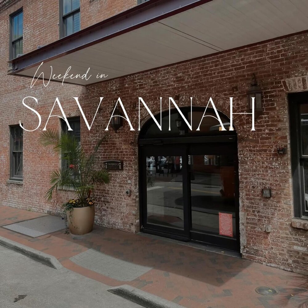 I decided to spend a  weekend in the charming town of Savannah. As soon as I arrived, I felt a sense of awe and wonder as I walked down the historic streets lined with beautiful oak trees draped in Spanish moss.

I started my weekend by exploring the
