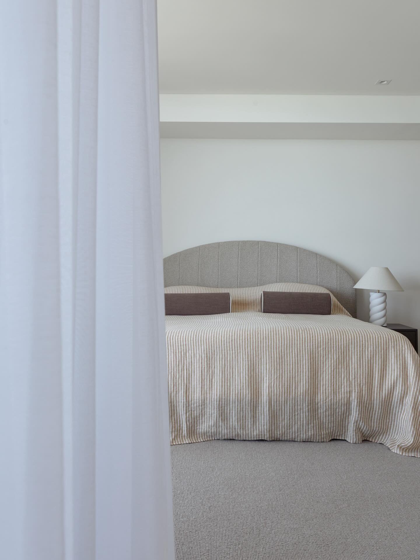 River views by day, ocean sunsets by night.
This North Fremantle apartment offers the best of both worlds, with open-plan living overlooking the river and rear bedrooms perfectly positioned to catch the sun dipping into the ocean.
⠀⠀⠀⠀⠀⠀⠀⠀⠀
We styled