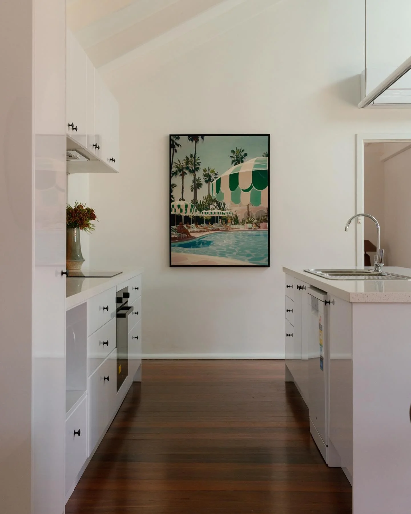 We love bringing the bold and bright vibes through artwork. It&rsquo;s such a fun way to add personality to a space. 
⠀⠀⠀⠀⠀⠀⠀⠀⠀
#elevatewithPSCO #designthatsells #curatedliving