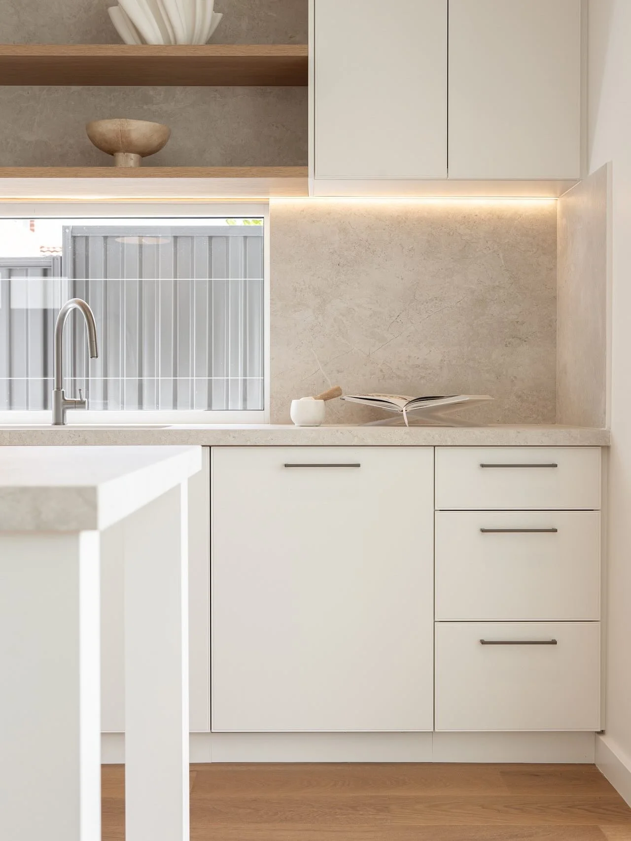 Refined details, always.
We believe in the beauty of restraints, that less really is more. Our goal with property staging is always to let your home shine, and we achieve this by avoiding unnecessary distractions.
Instead we layer texture tone and th