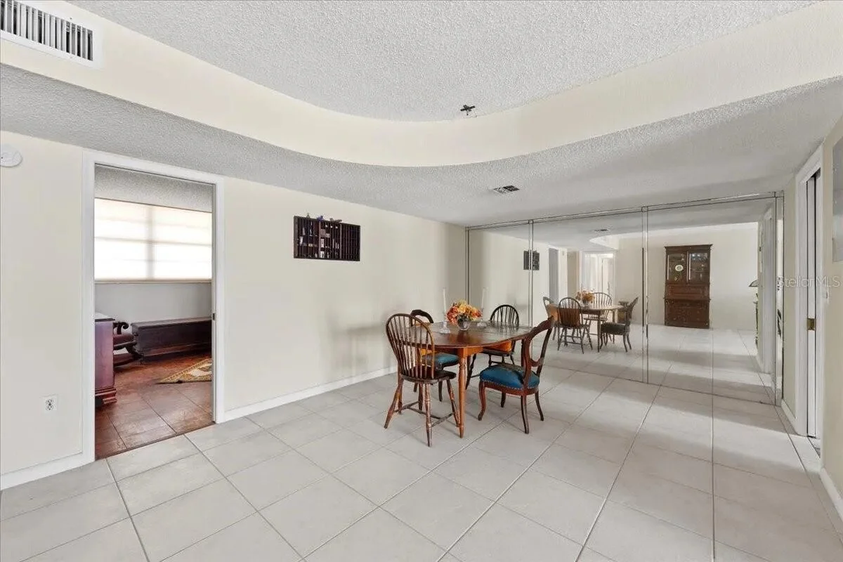 2815-S-Atlantic-Ave-Apt-402_Cocoa-Beach_FL_32931 (8).png