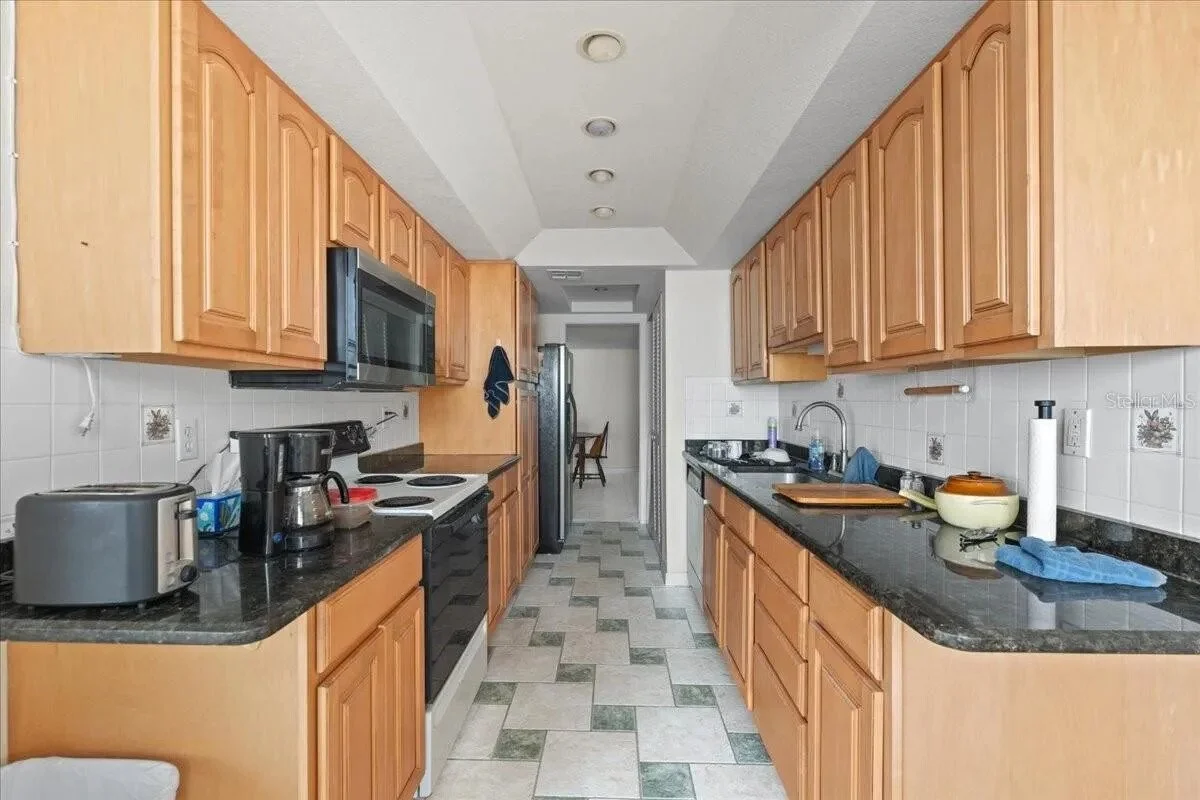 2815-S-Atlantic-Ave-Apt-402_Cocoa-Beach_FL_32931 (12).png