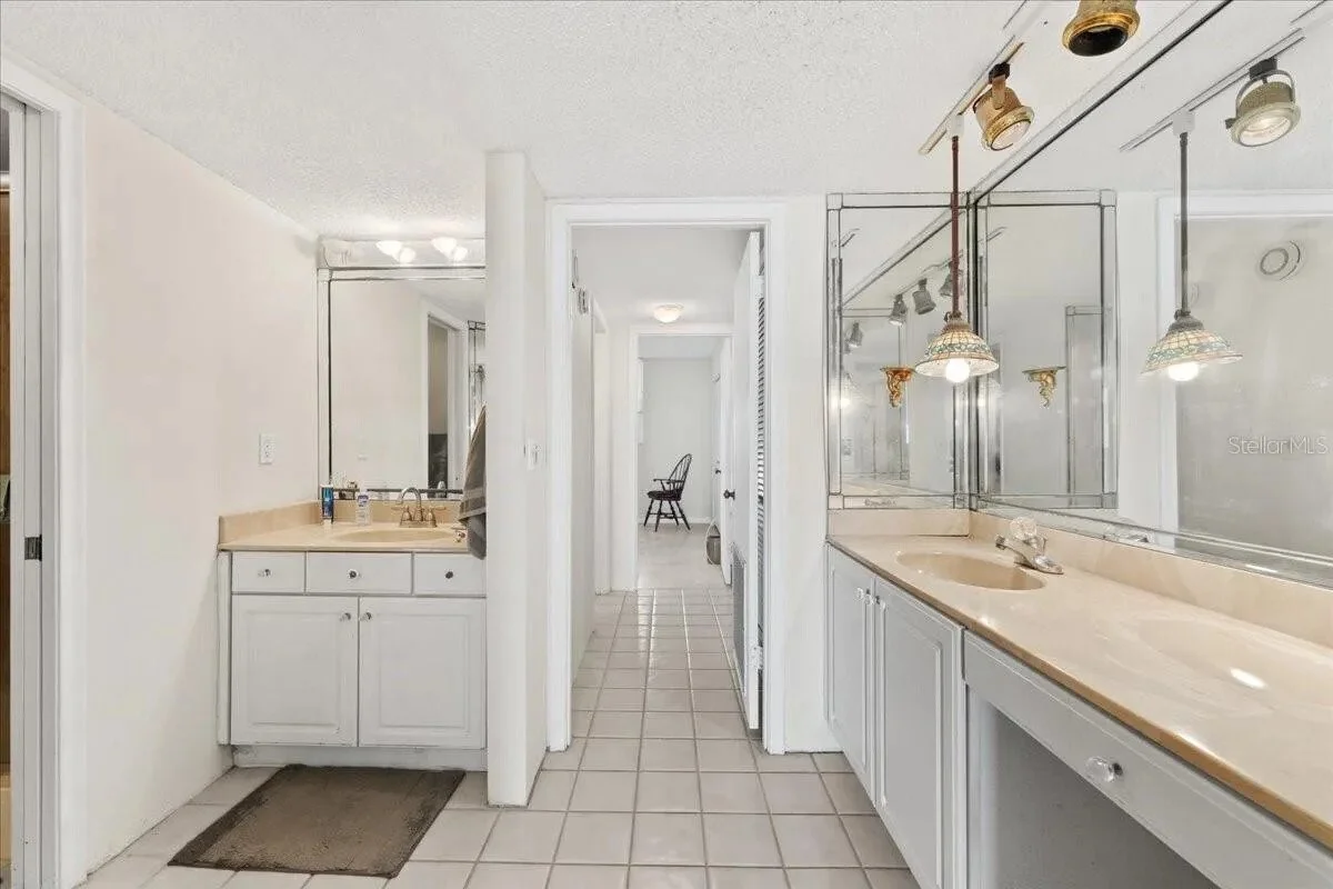 2815-S-Atlantic-Ave-Apt-402_Cocoa-Beach_FL_32931 (16).png