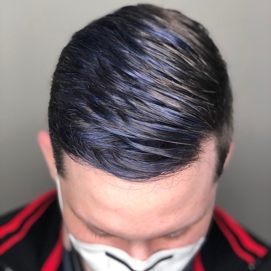 Great new style for @vincent.perkins.33 by @hellomalloryy_hair 💙
.
.
.
.

#wheretagotagetado #portlandhairstylist #portlandhairsalon #independantlyowned #womanownedbusiness #pdxhair #supportsmallbusiness #portlandhaircut #shorthair #menscut #bluehai