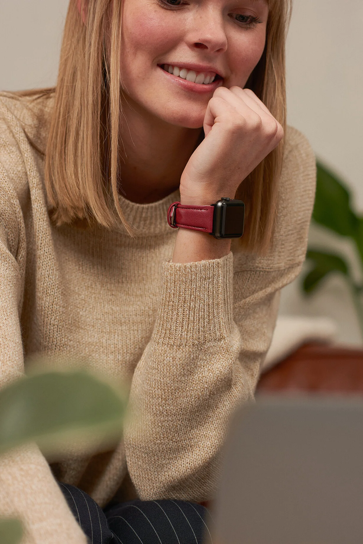 h0745a_burgundy_hadley_genuine_microfiber_sustainable_watchband_female_3.jpg