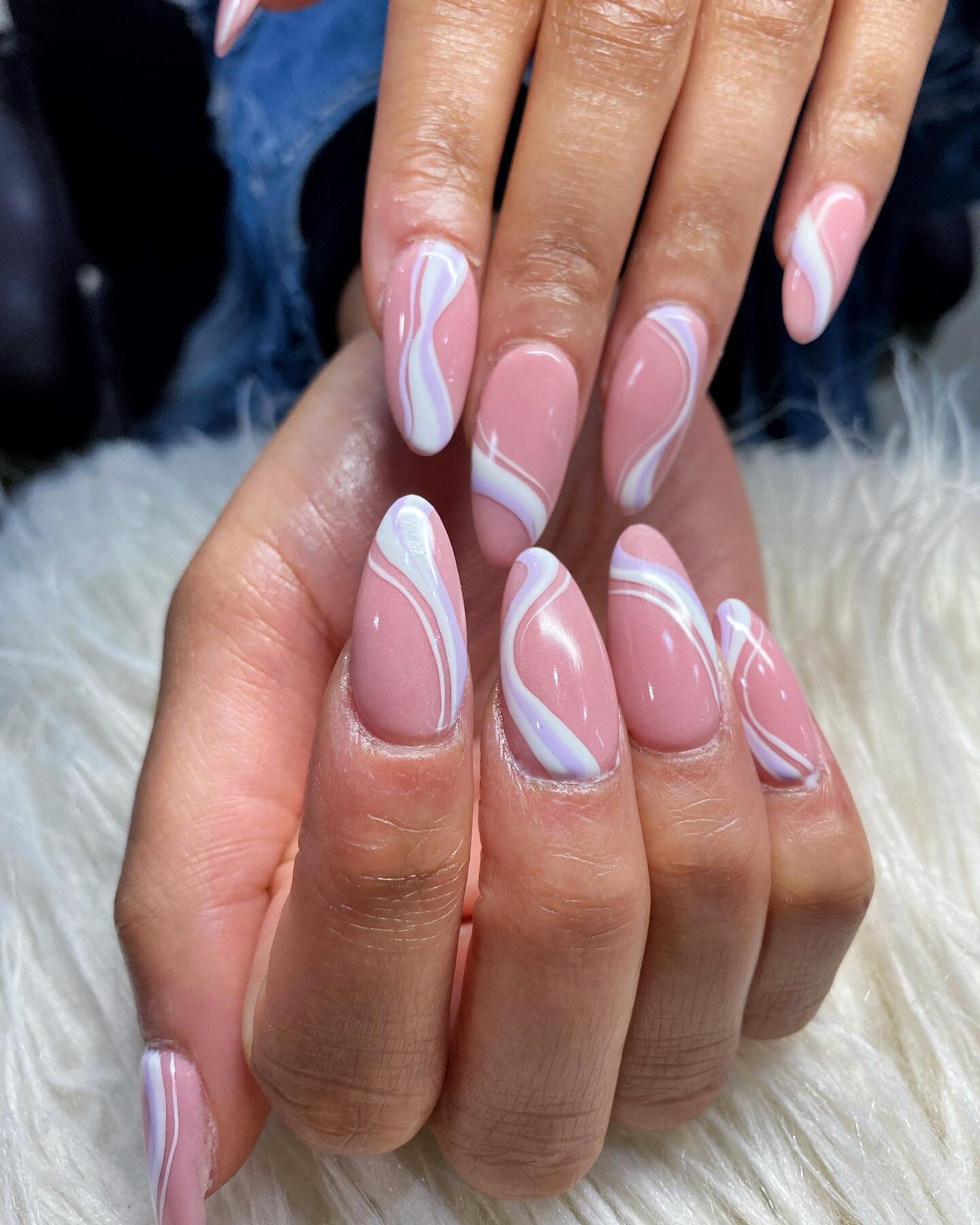 Obsessed with these nails! 💅🏼