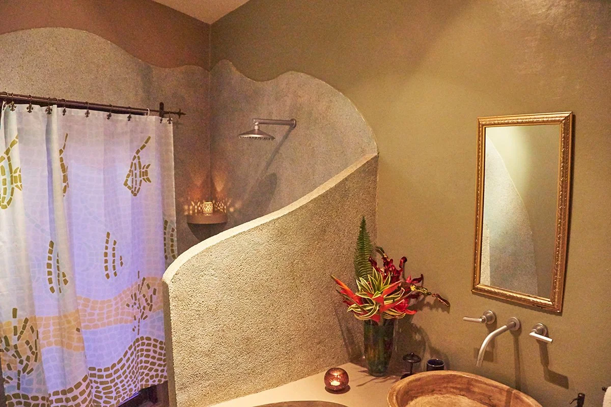 manoas-luxury-villas-casa-heliconia-bathroom-2.jpeg