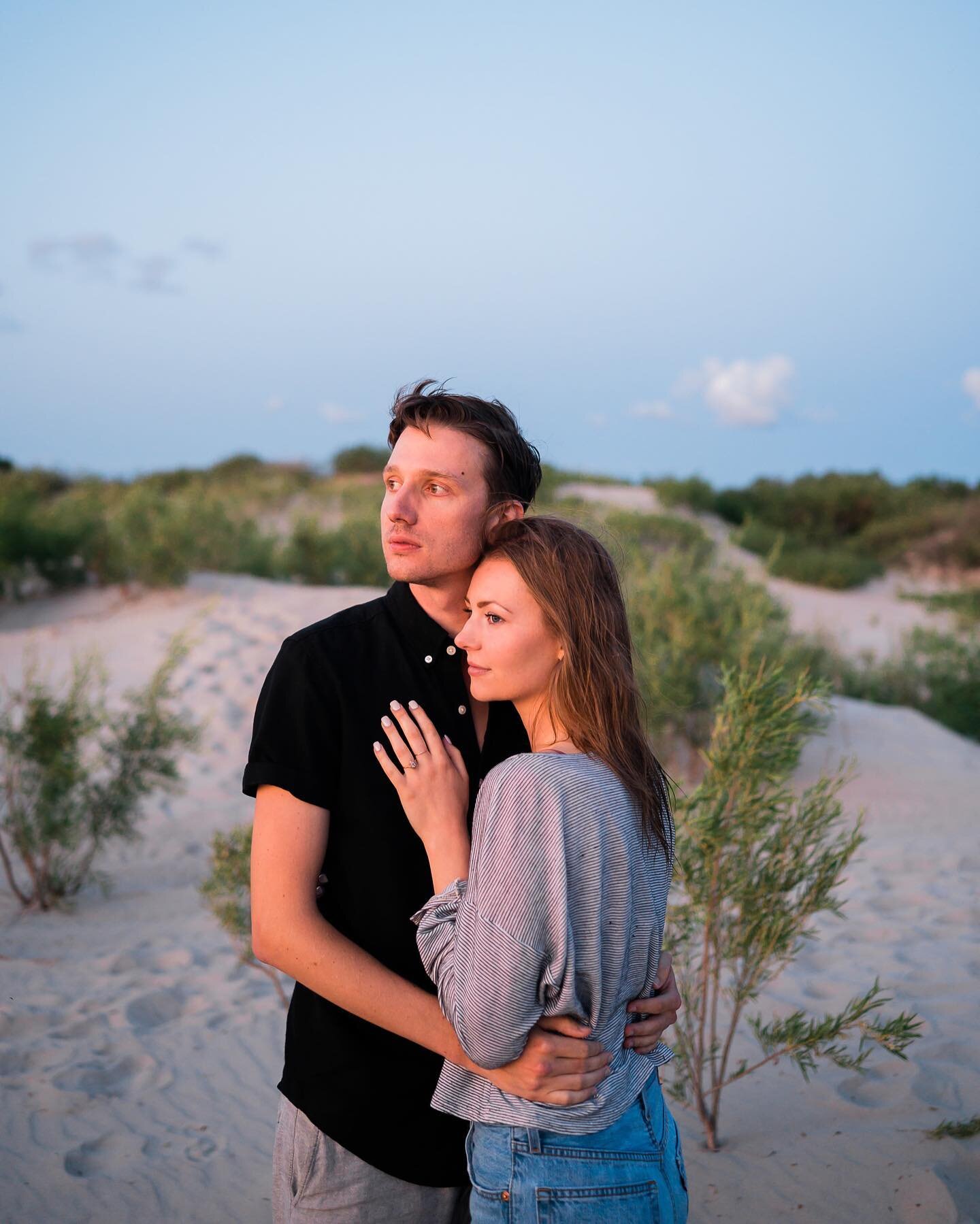 Been going through my photos lately, I have some exciting updates coming! Happy to hear that photographers will be able to operate again soon. 
Here&rsquo;s a photo from Moriah &amp; Jonathan&rsquo;s beach engagement session in 2019. 
#staycloseca #w