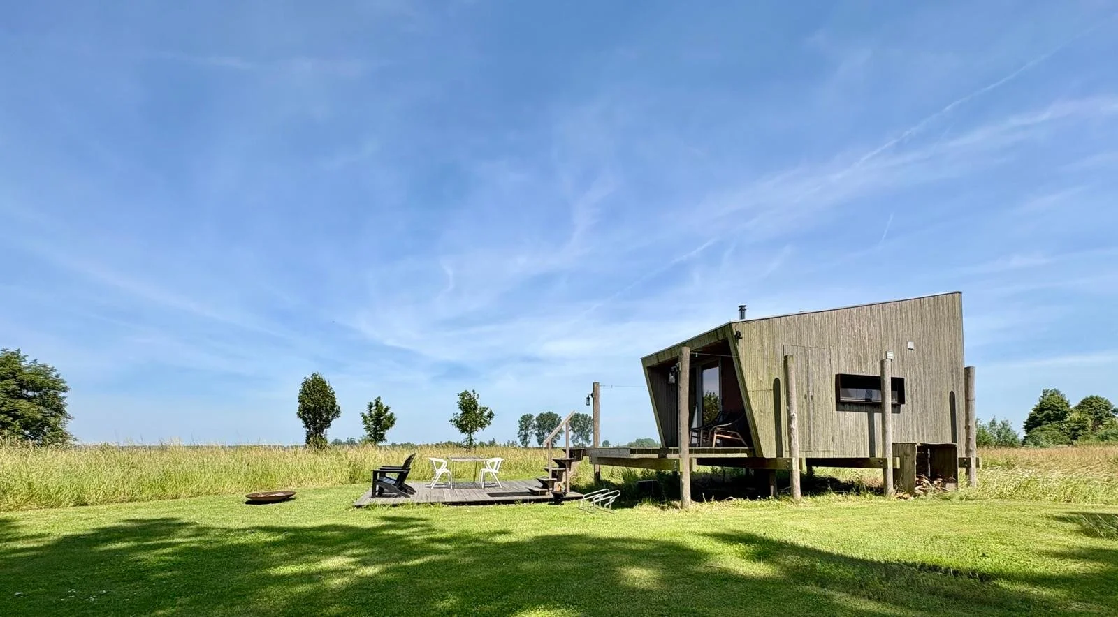De Hut het tiny house in Zeeland op het landgoed van De Dijck vrijstaand in Zeeuws-Vlaanderen, Philiippine