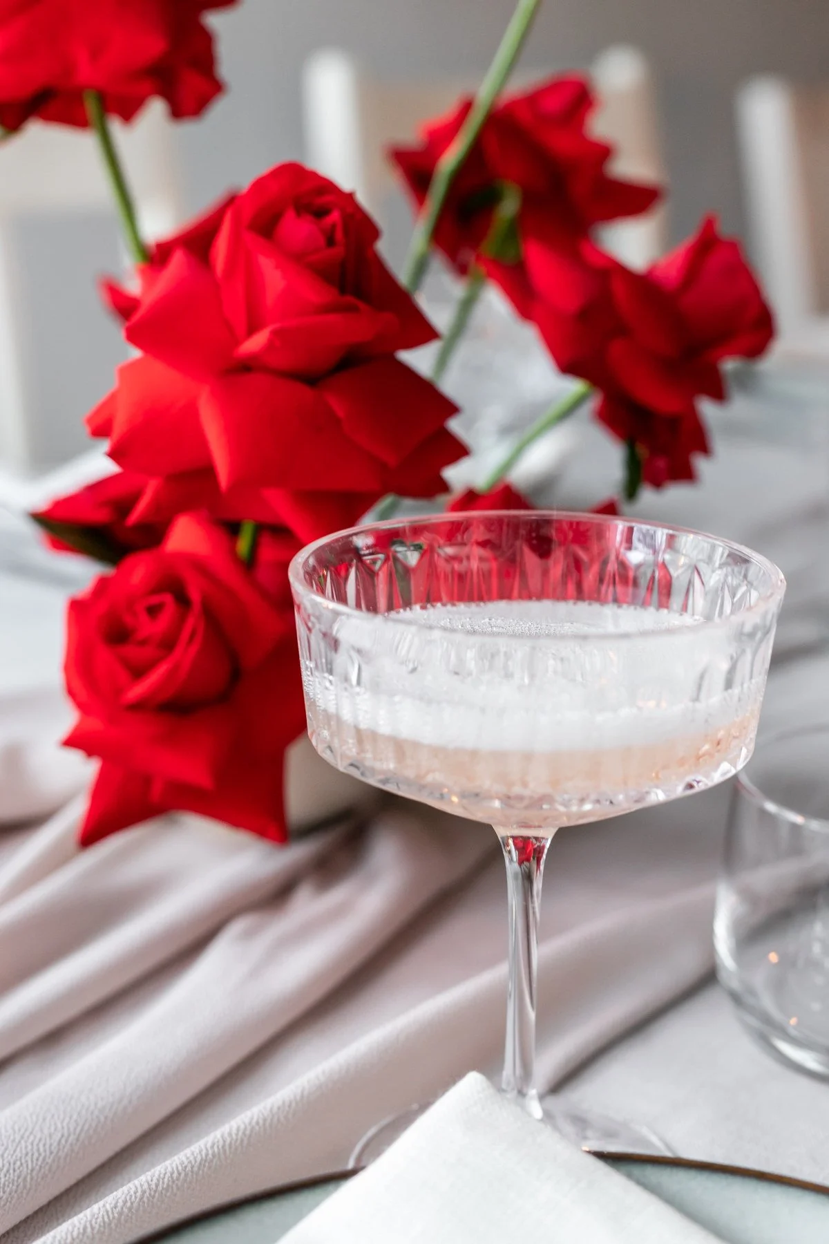 Kukat.ja.kattaus.Frö.Intimate.Wedding.Mikaela.Metelinen-24-websize.jpg
