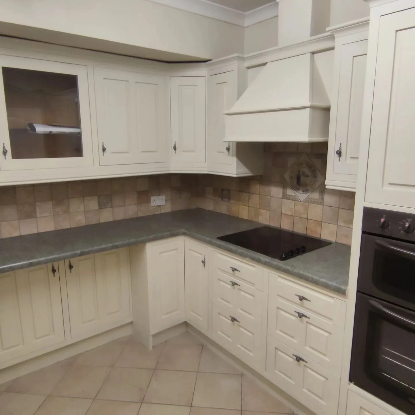 From outdated brown to pearl white.✨ 
We lightened up this kitchen space for a couple near Oldham. What colour tondo the walls 🤔
www.coloursolutionsupvcspraying.com
🏘SEND US PHOTOS FOR A FREE QUOTE
#upvc #HomeDecor #HomeImprovements  #Solutions