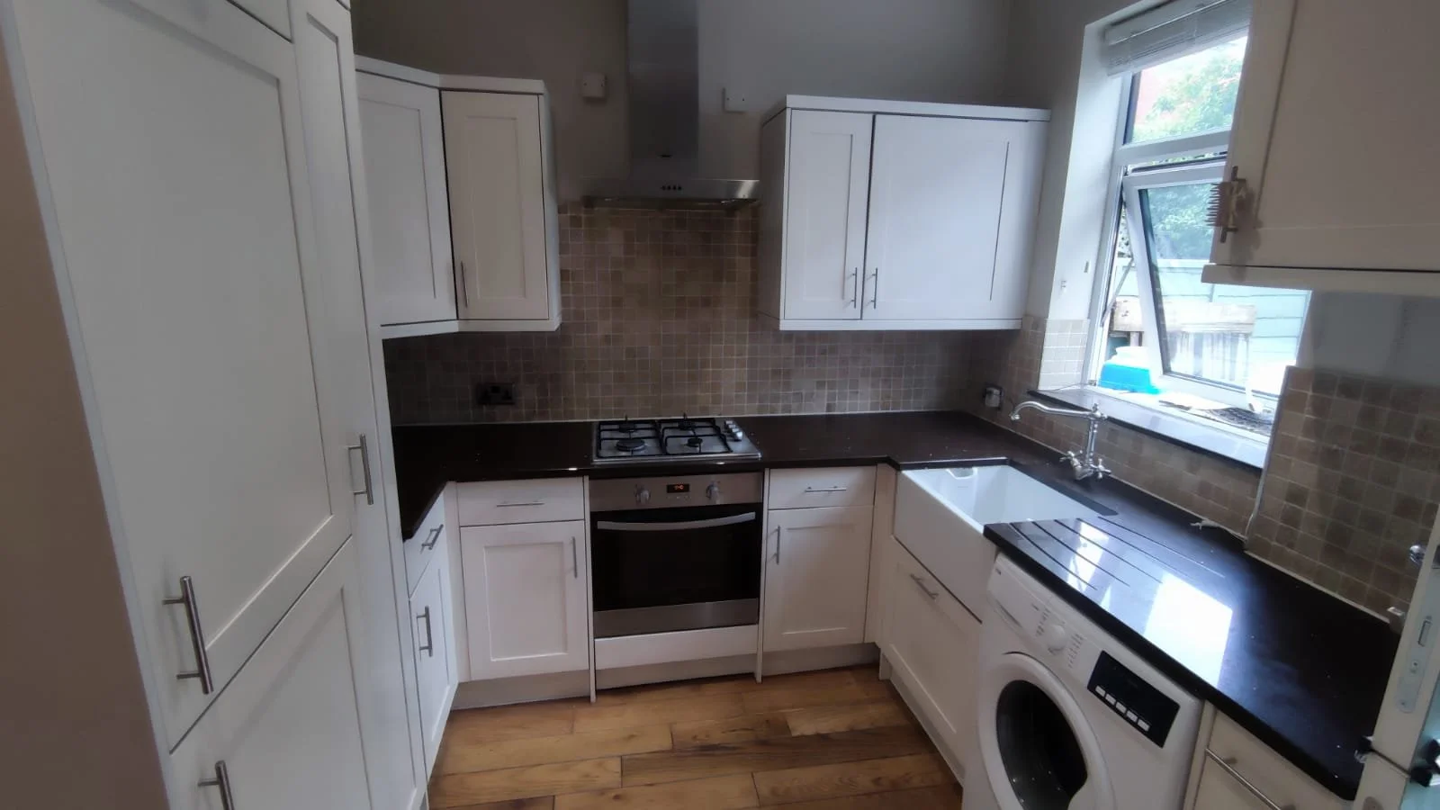 This customer wanted to brighten up their modest size kitchen. By coating their kitchen in RAL 9001, an ever so slightly cream white, we achieved a brand new bright modern look for their home.