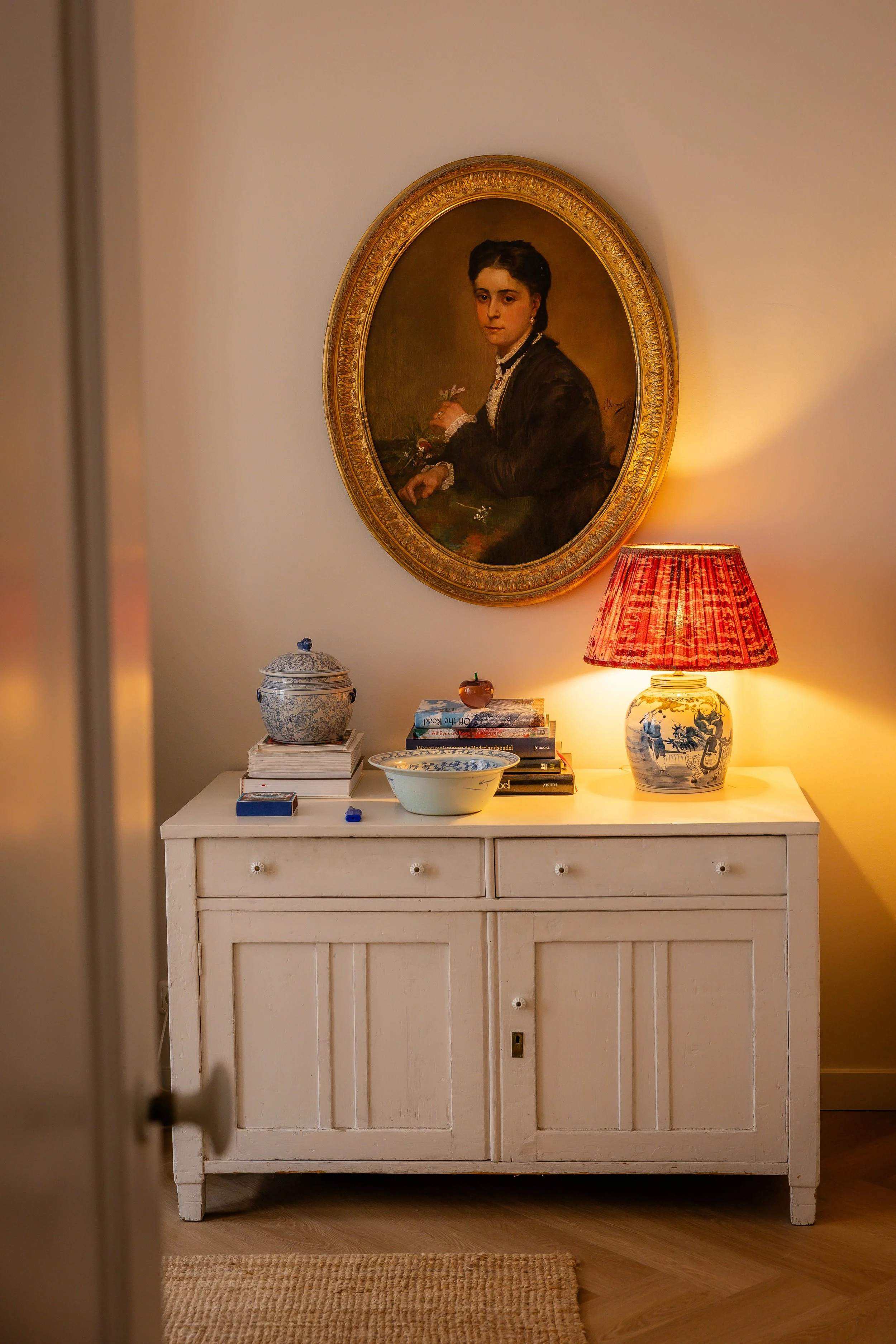 Light is telling a story