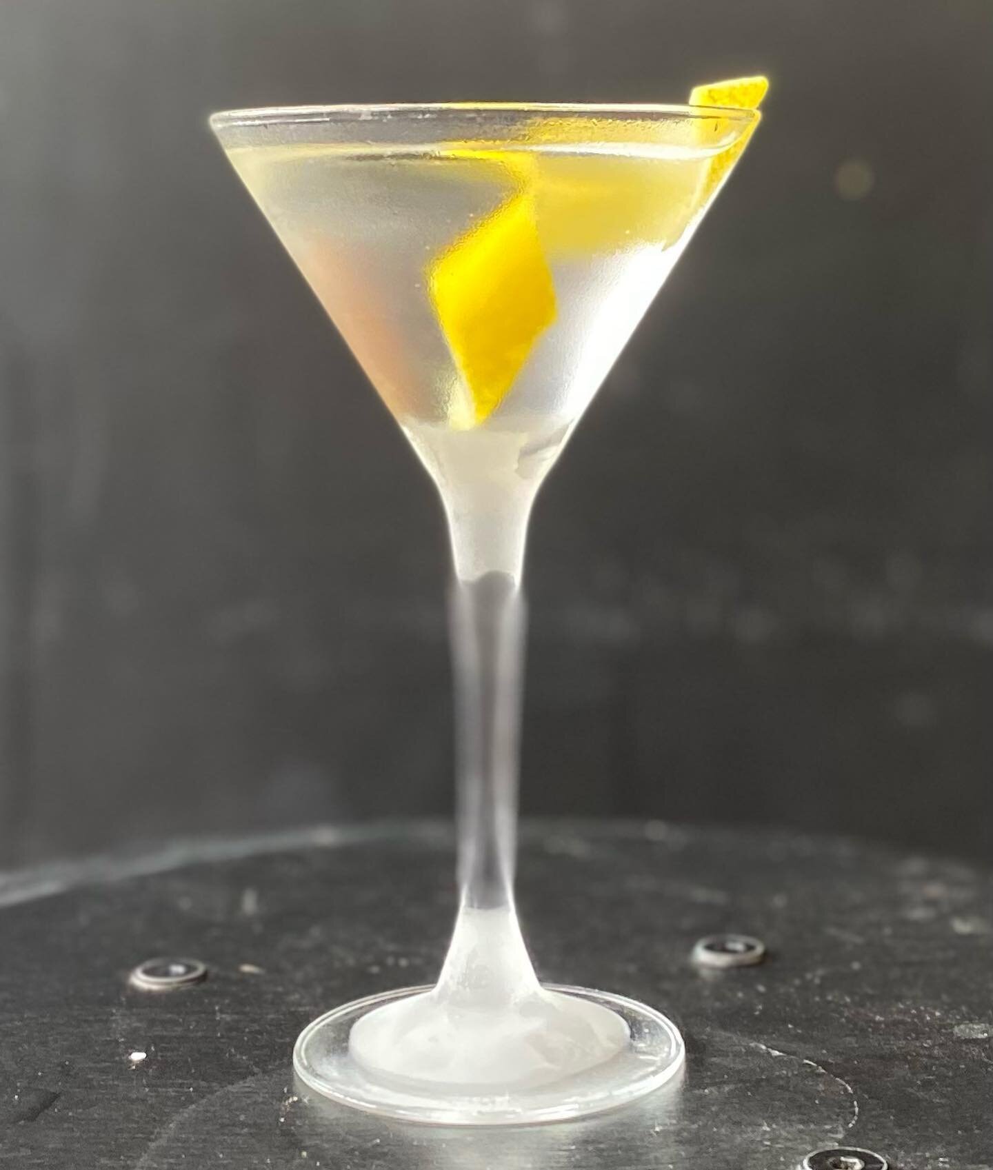Vesper Martini

Shaken or stirred Mr Bond?

Invented by Bond author Ian Fleming. This tasty martini first appeared in his book &lsquo;Casino Royal&rsquo; in 1953

On the menu this week
.
.
.
.
.
.
#martini #jamesbond #vespermartini #casinoroyal #pant