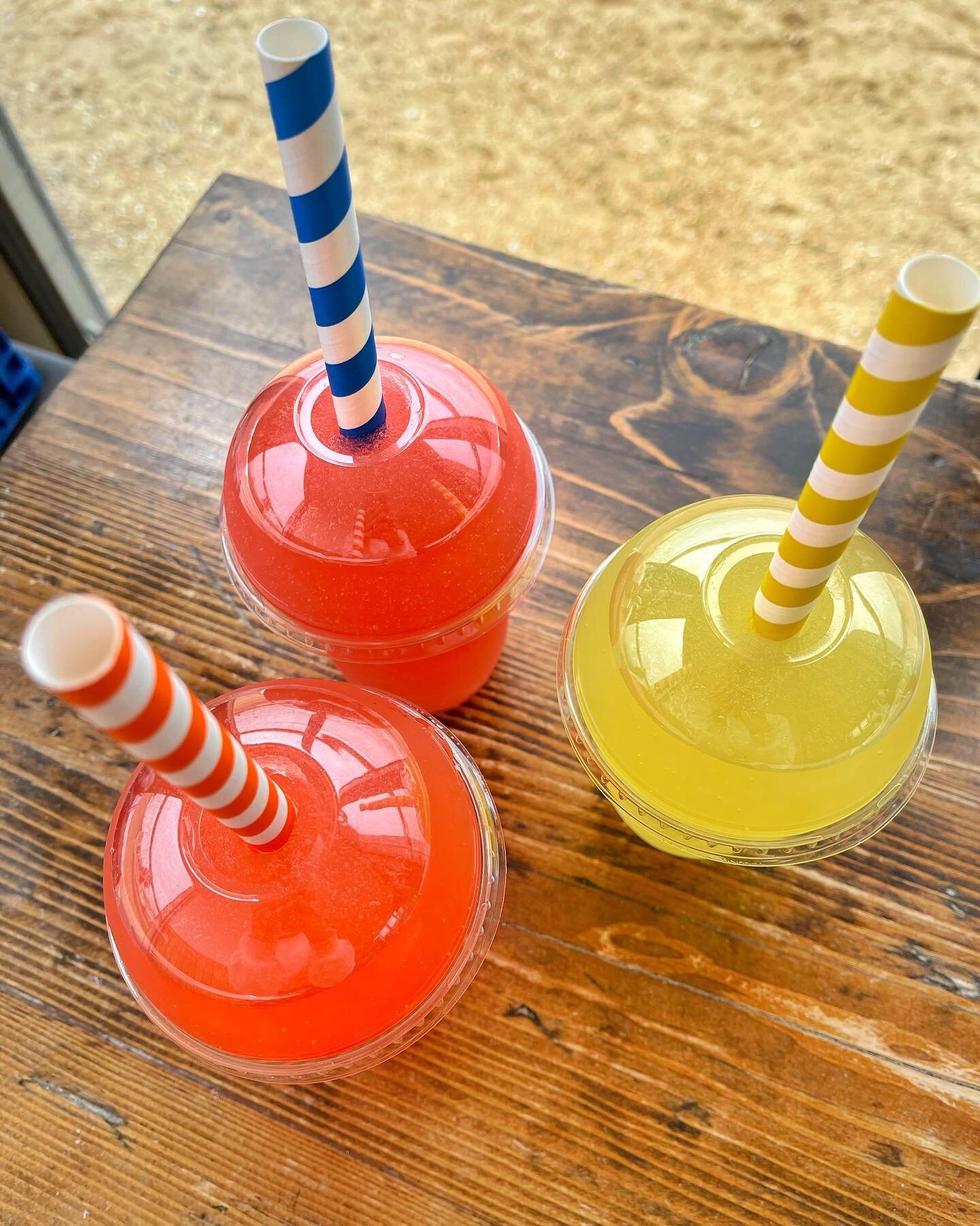 S L U S H I E S || 

The suns coming out this weekend 🙌🏻☀️ 

We&rsquo;ve got refreshing Calippo Slushies in strawberry, orange &amp; lemon 😍 
Can&rsquo;t decide? You can mix the flavours to how you like it ... add whippy on top for our Volcano Slu