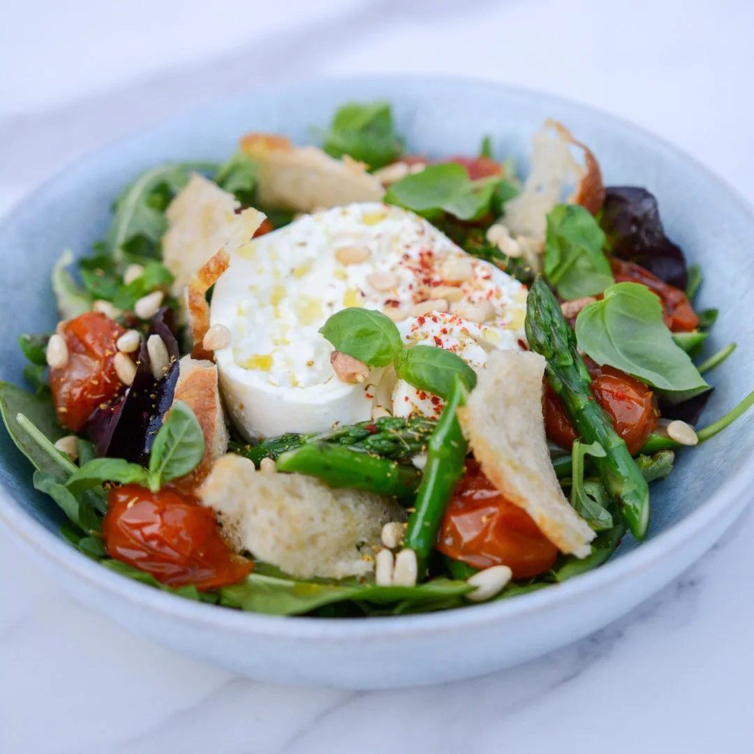 A little taste of spring in every bite 🌱✨⁠
⁠
Our Asparagus &amp; Burrata Salad is back on this week&rsquo;s menu and it&rsquo;s the perfect balance of fresh, creamy and comforting. Made with grilled asparagus from @barriesasparagus, confit tomatoes,