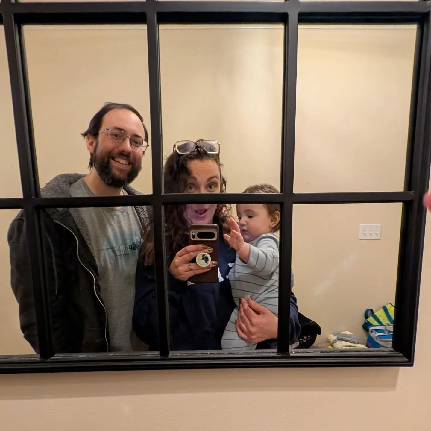 The Elliot signature touch.