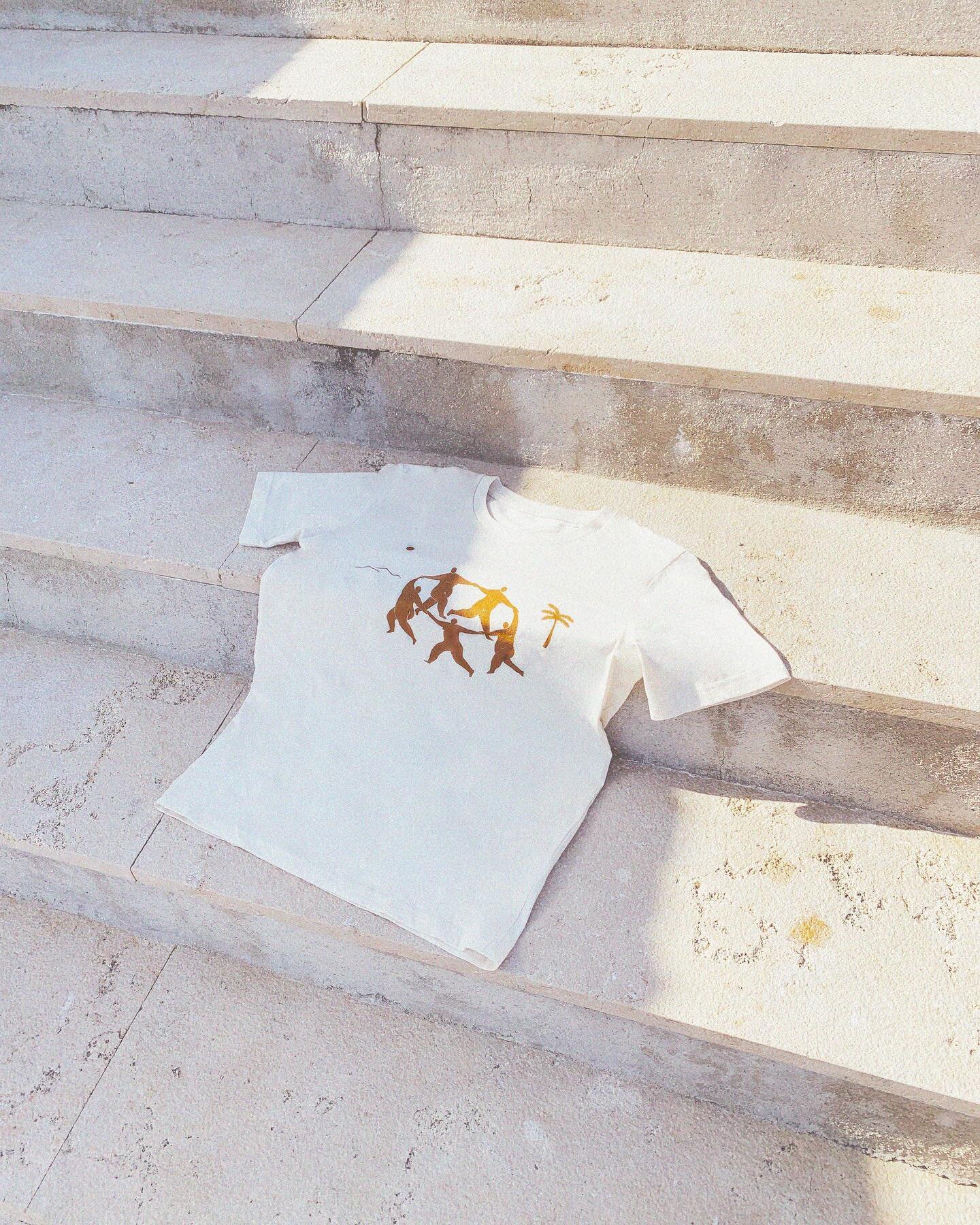 Check out our unisex tshirts online made from 100% organic cotton🤎

#madeinspain #organiccotton #tshirt