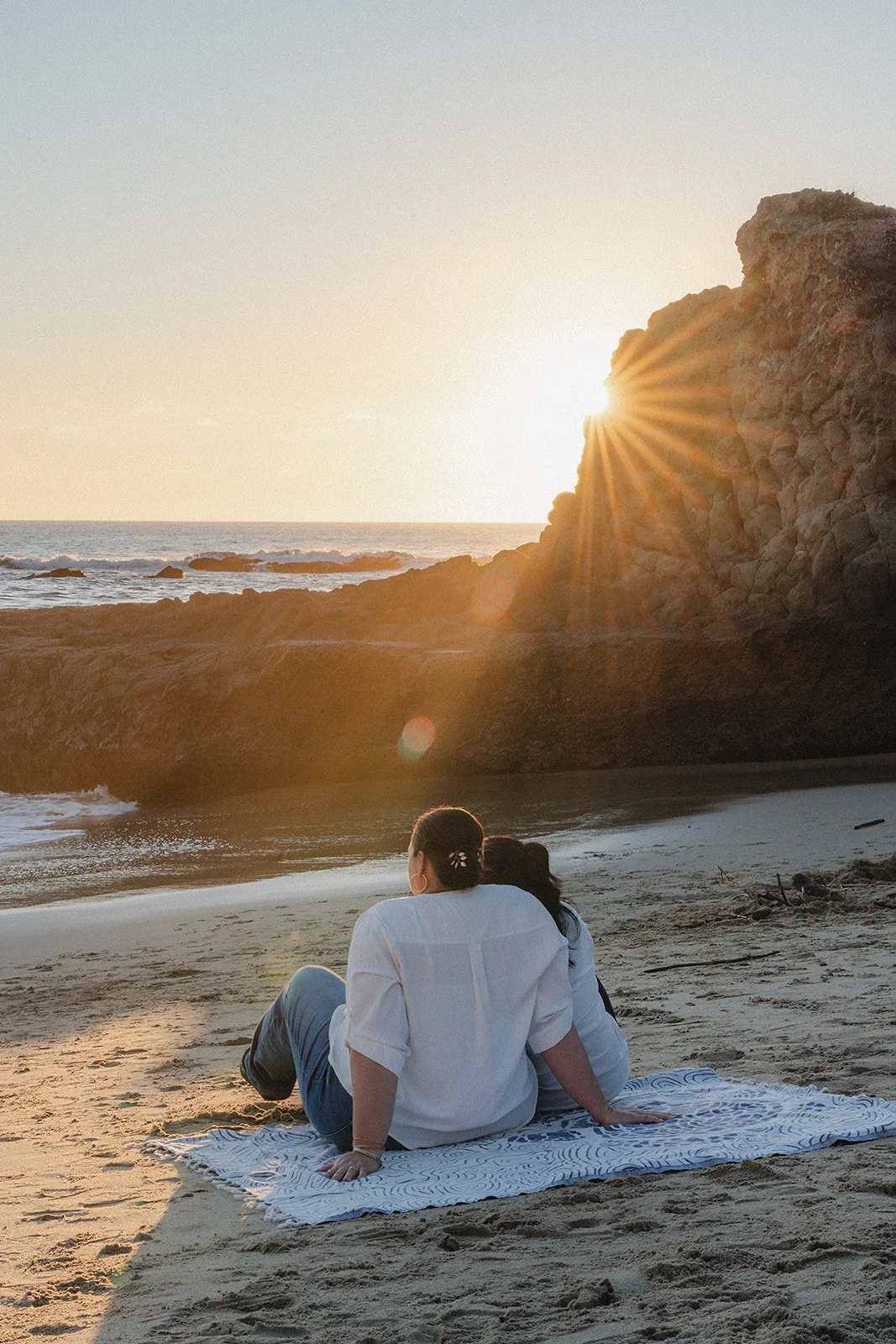 Golden Hour Magic: Engagement Photos at Hensler Park