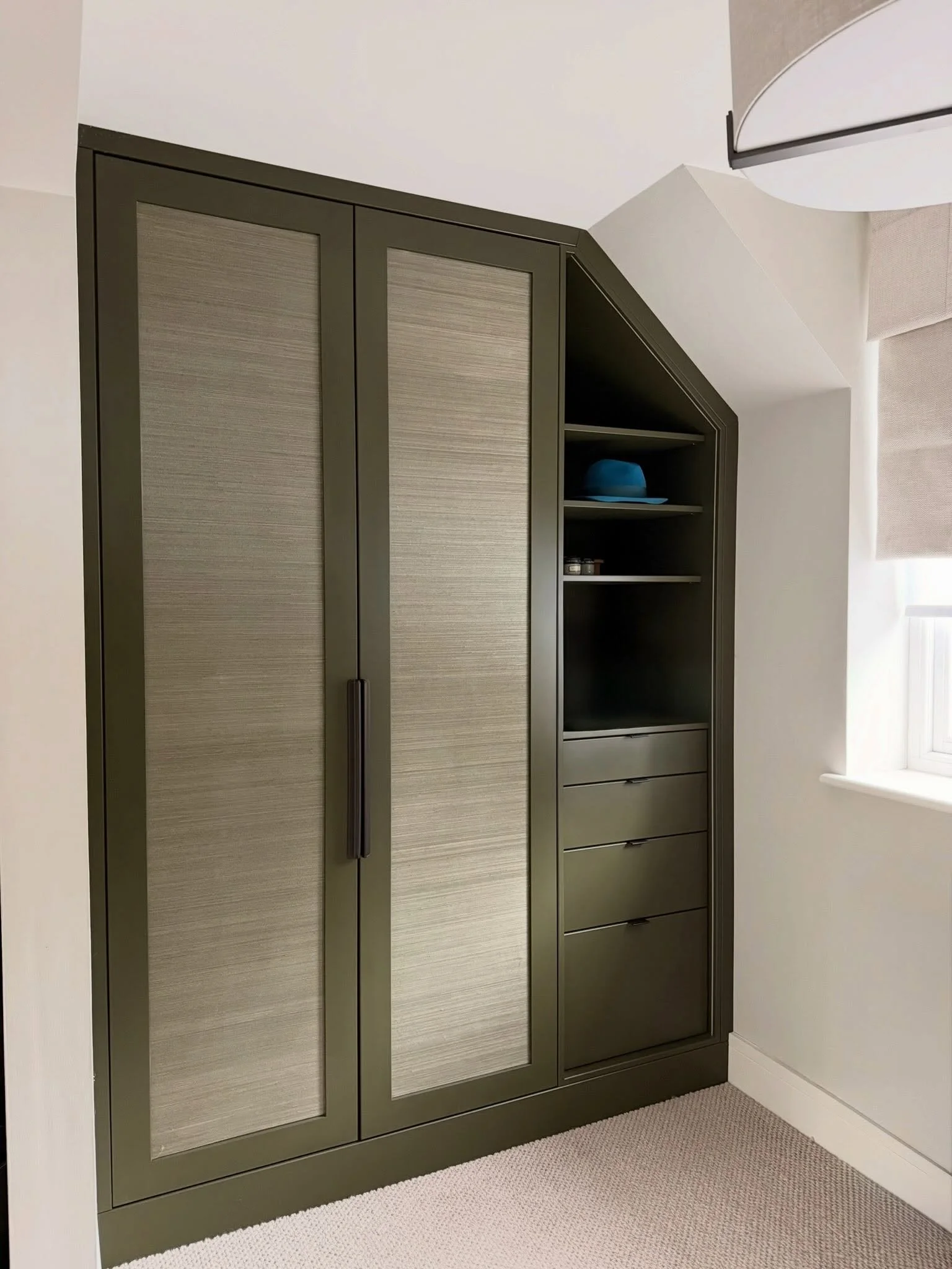 Proof, if you needed it, that there is always room to improve a white shaker wardrobe and a slatted blind! 

Swipe to see this before. 

#surreyinteriordesigner 
#londoninteriordesigner 
#interiordesigner 
#dressingroomdecor 
#wardrobedesign