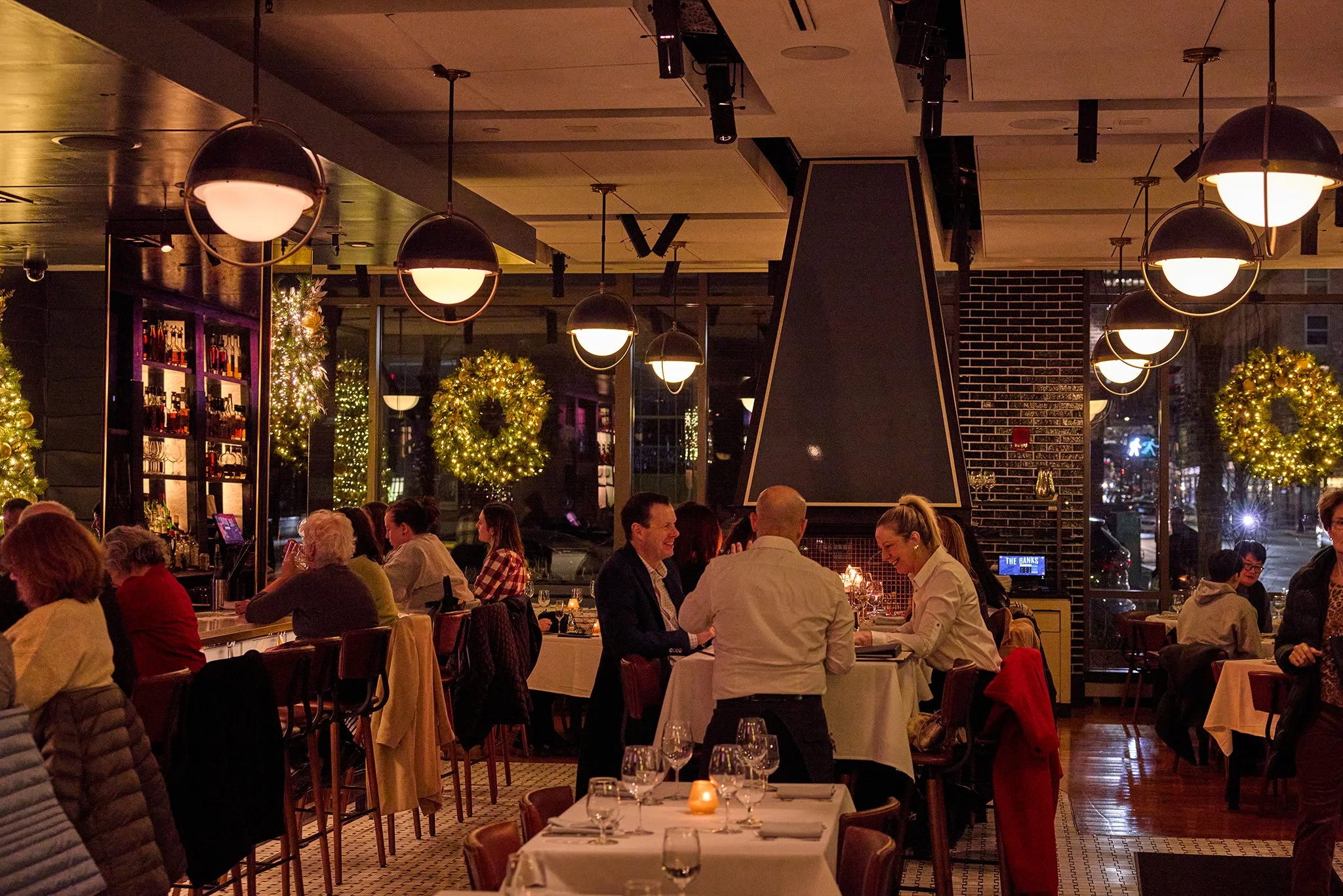 THE BANKS_HOLIDAY DECORATIONS 2024_HIMMEL HOSPITALITY GROUP_BRIAN SAMUELS PHOTOGRAPHY_DECEMBER 2024-IMG_0905 copy.jpg