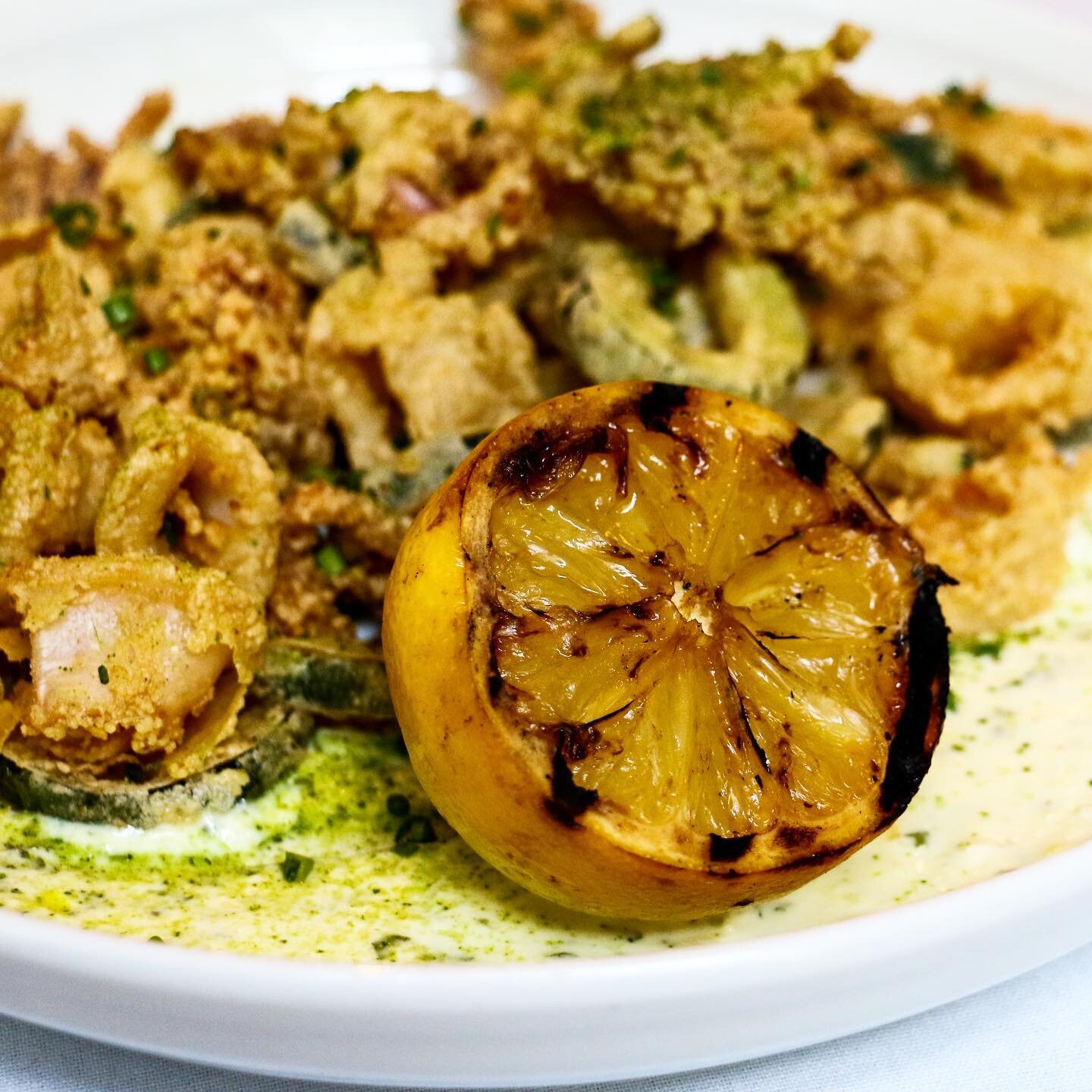You can&rsquo;t go wrong with calamari 🦑 

We elevate this crowd-pleaser with jalape&ntilde;os, zucchini, and banana pepper remoulade. 

#bostonfoodies #bostonfood #bostoneats #bostonreataurants #boston #backbay #seafood #bostonseafood #appetizers #