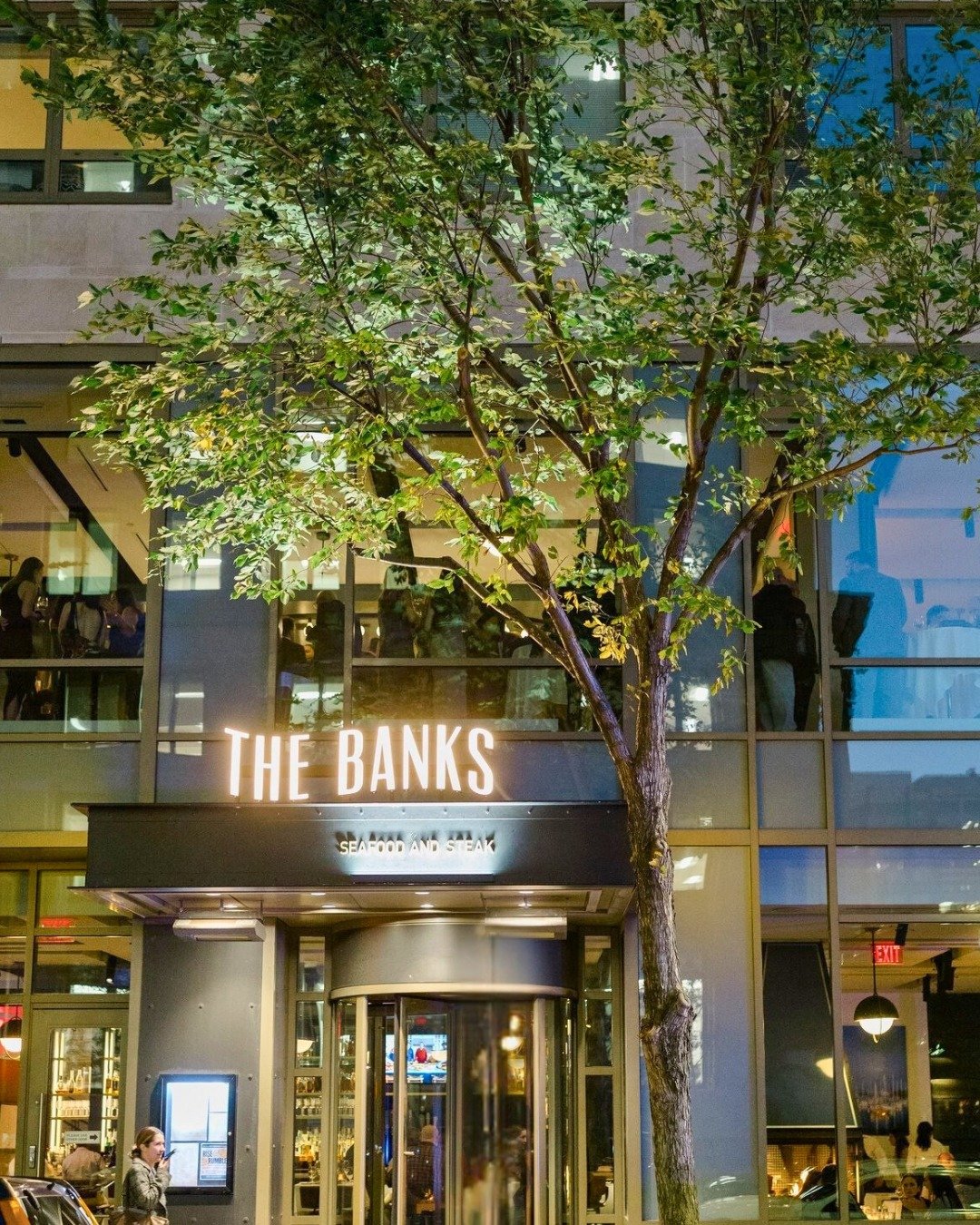 Hello, weekend. We'll see you on Stuart Street.

📸 @briansamuelsphotography