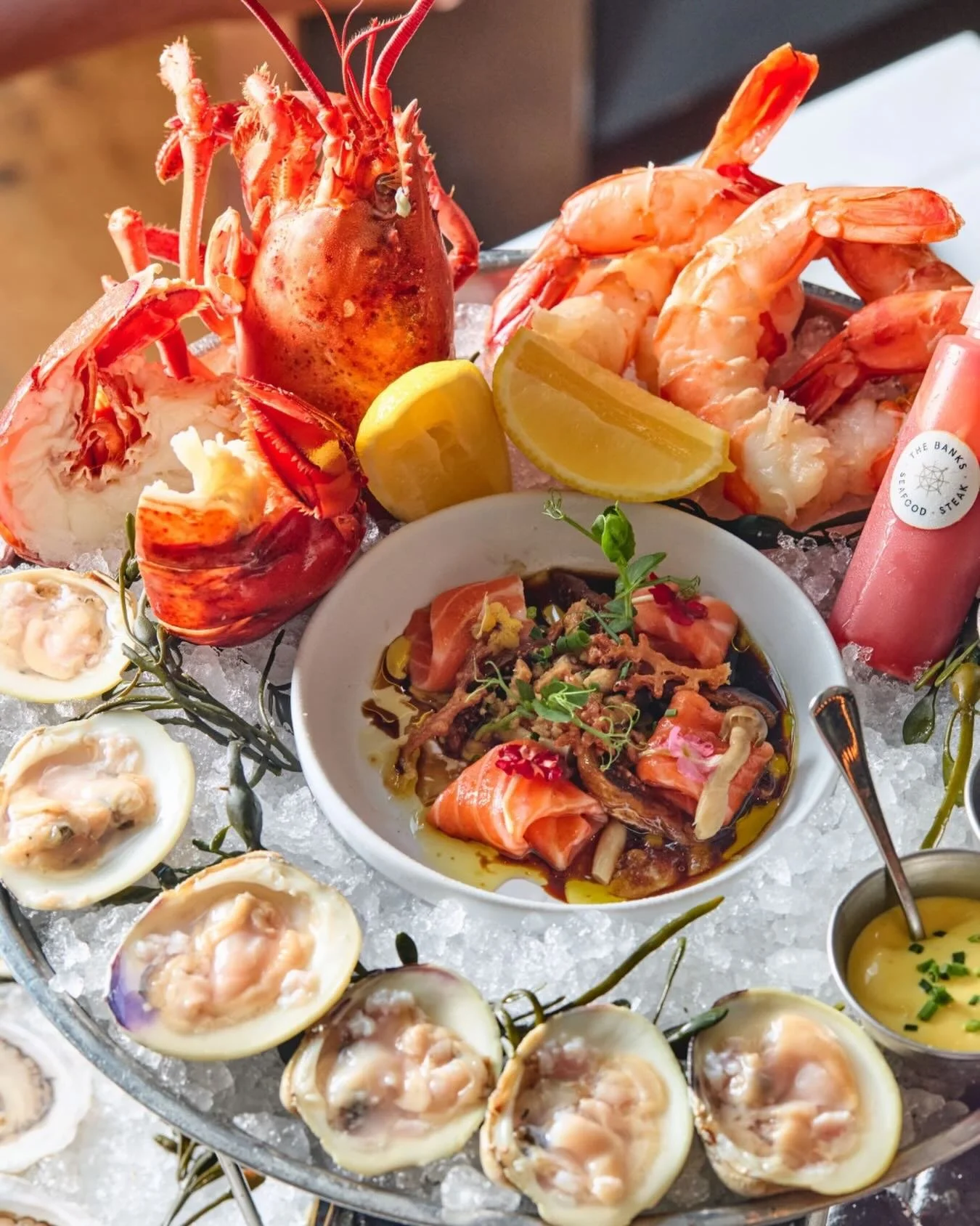 Did someone say raw bar? 🦞

📸: @briansamuelsphotography