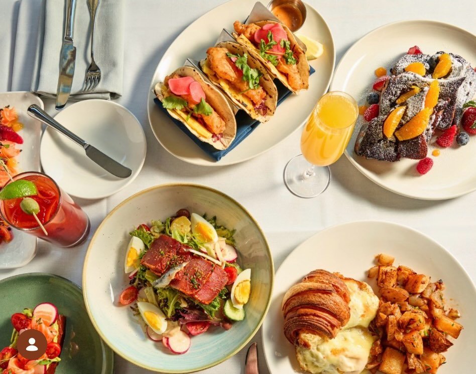 It&rsquo;s a great day for brunch in Back Bay 🥂 we&rsquo;ll see you on Stuart Street.