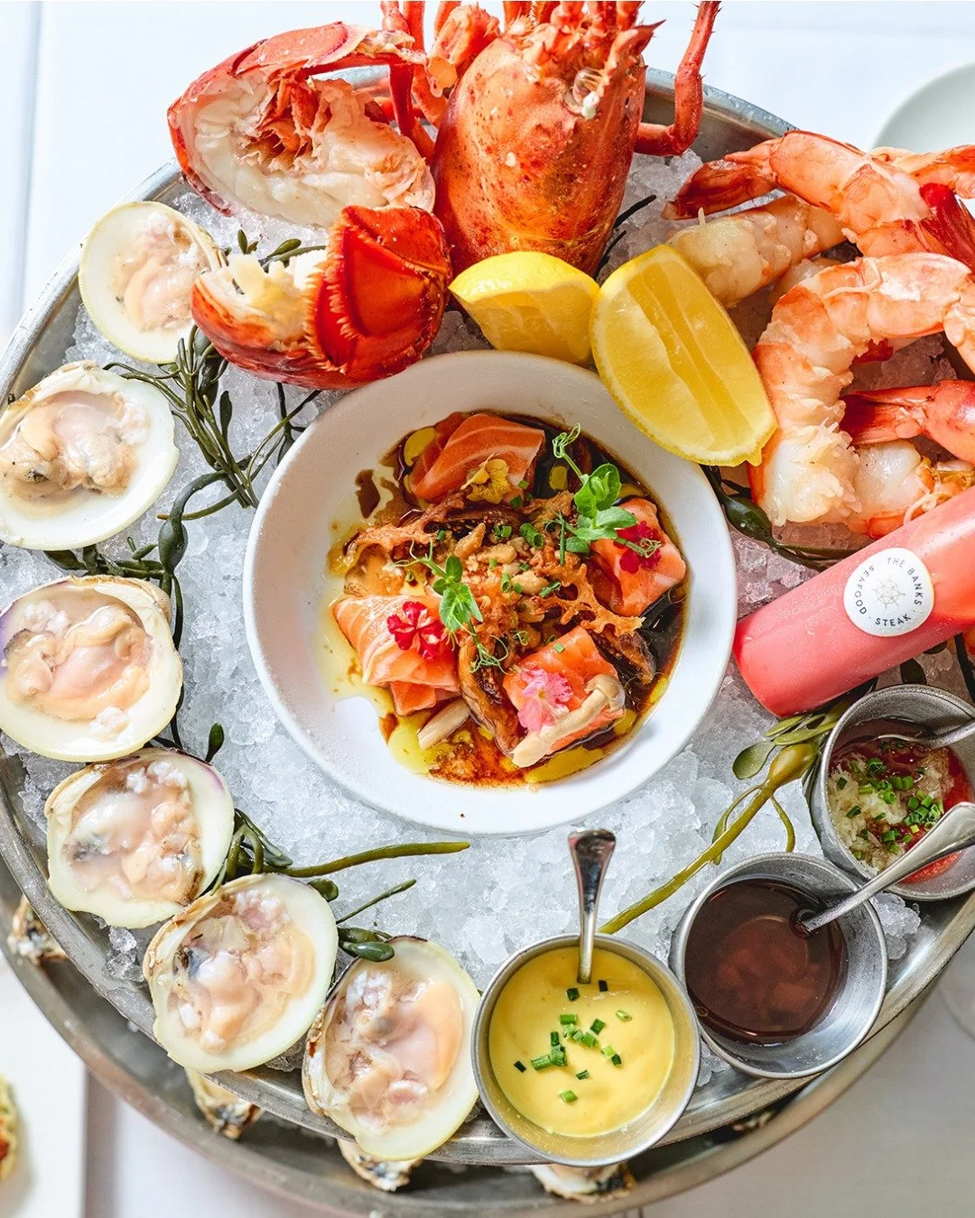 Dive into our raw bar this weekend 🥂 Walk-in's welcome, reservations encouraged. We'll see you in Back Bay.

📸 @briansamuelsphotography