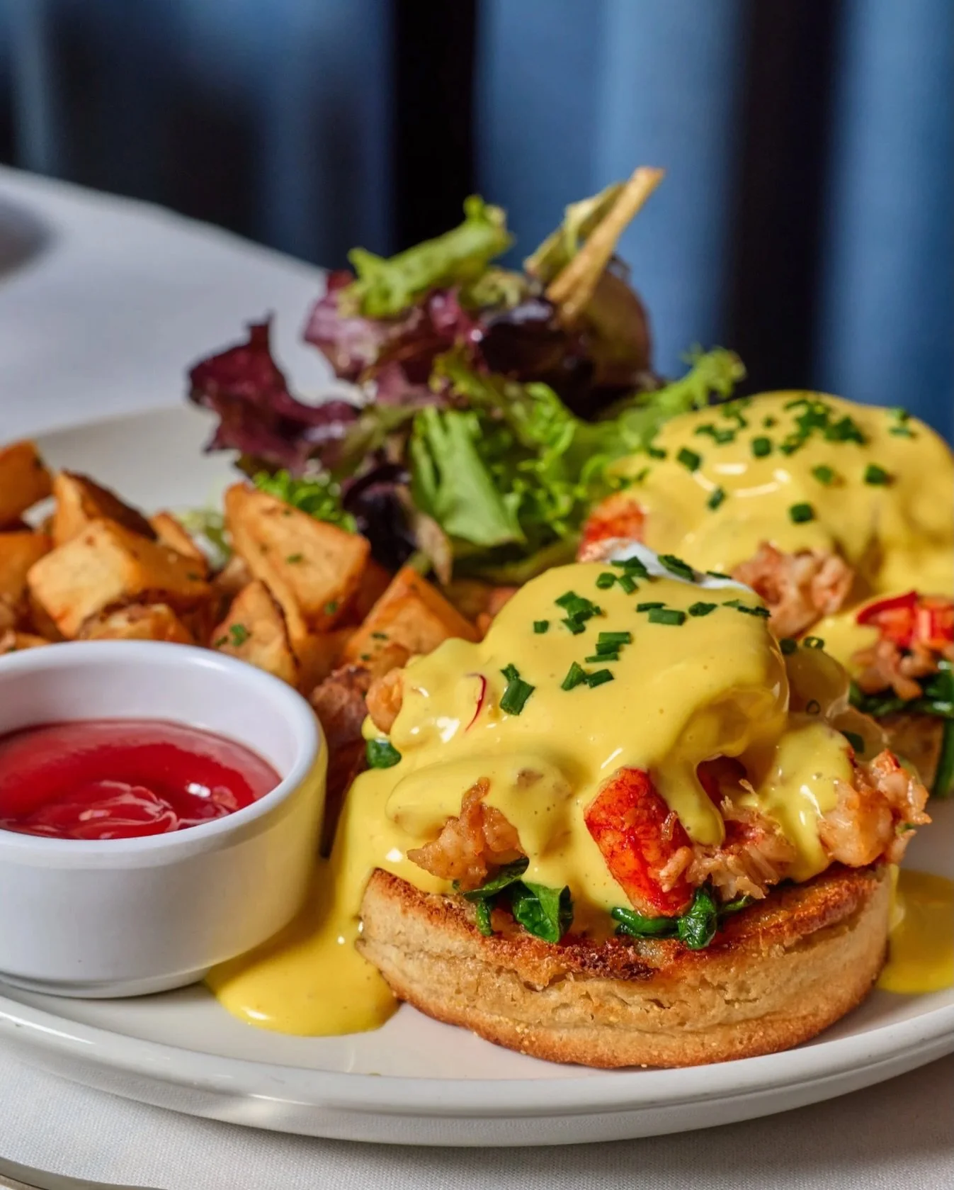 Weekend brunch, sorted. Join us for favorites like Lobster Benedict with spinach and saffron hollandaise. Your table is waiting...

📸 @briansamuelsphotography