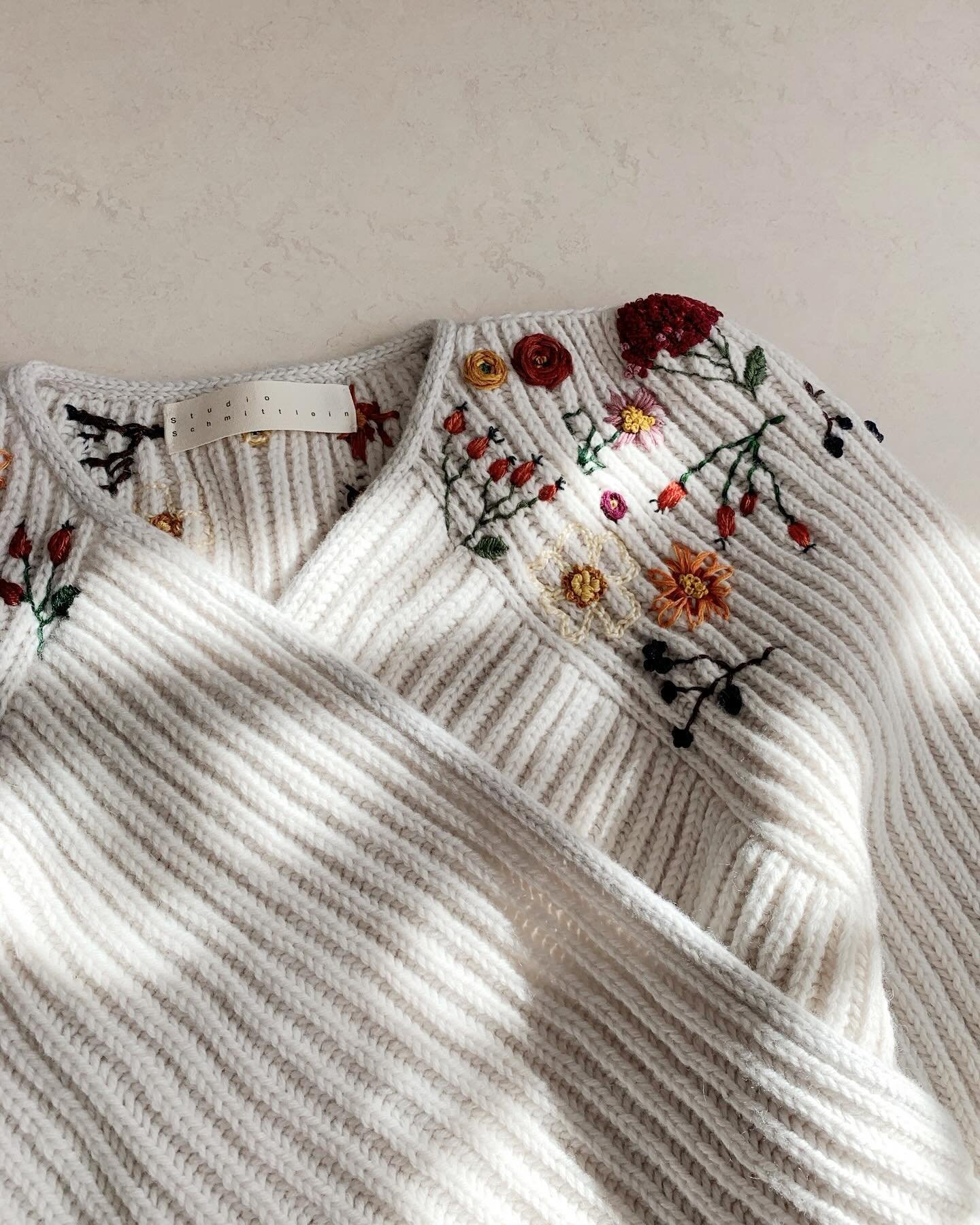 flower and rose hip embroidery