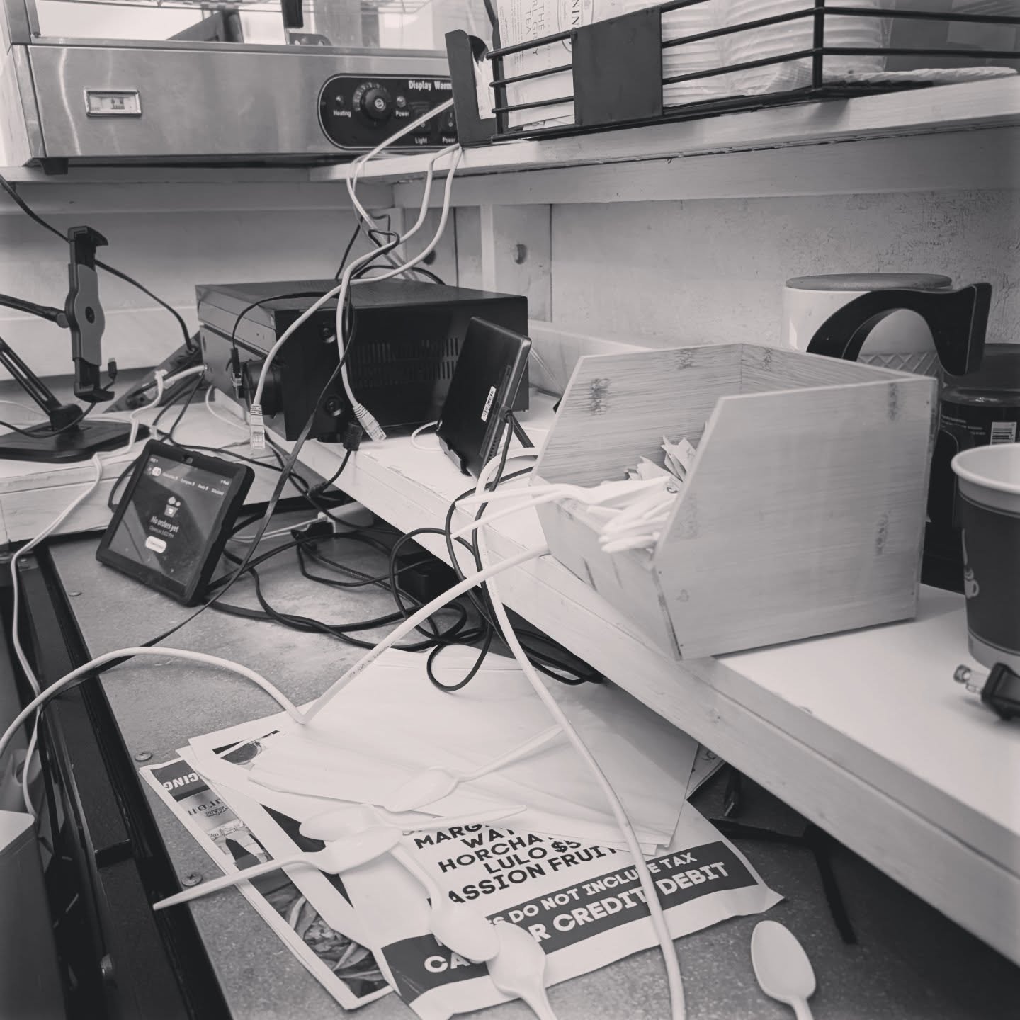 Amigos, clients and public in general, we are sad to announce that our little Casa Latina was broken into last night. Unfortunately lots of our equipment was stolen but fortunately it's just material stuff.
We will be closed today - so no karaoke to