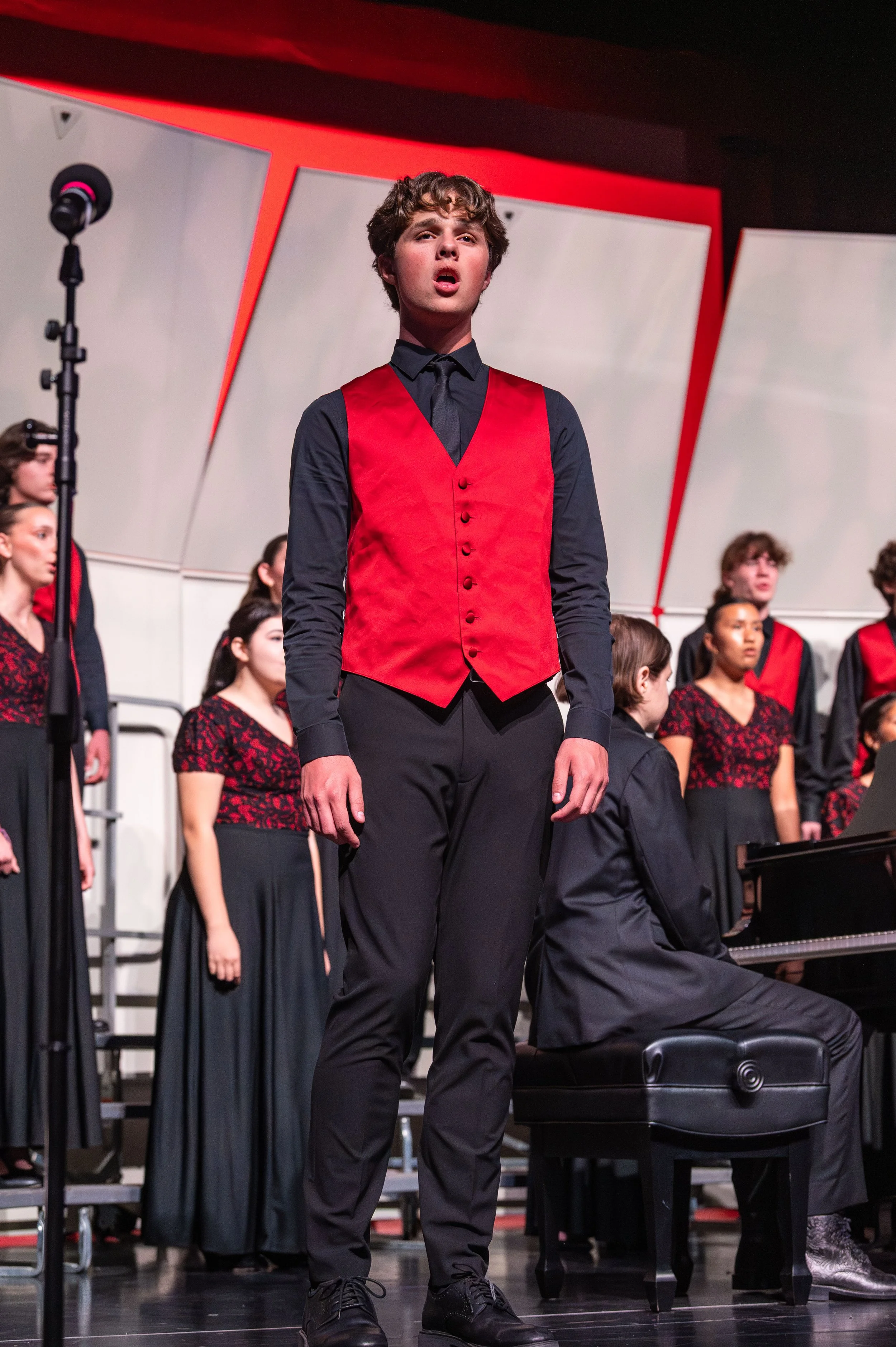 fjuhsd choral showcase-83.jpg
