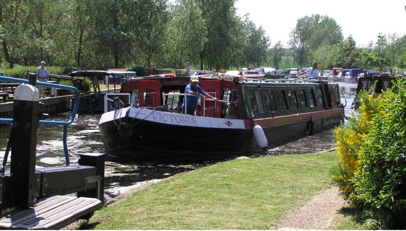 River Boat trip on the Victoria
