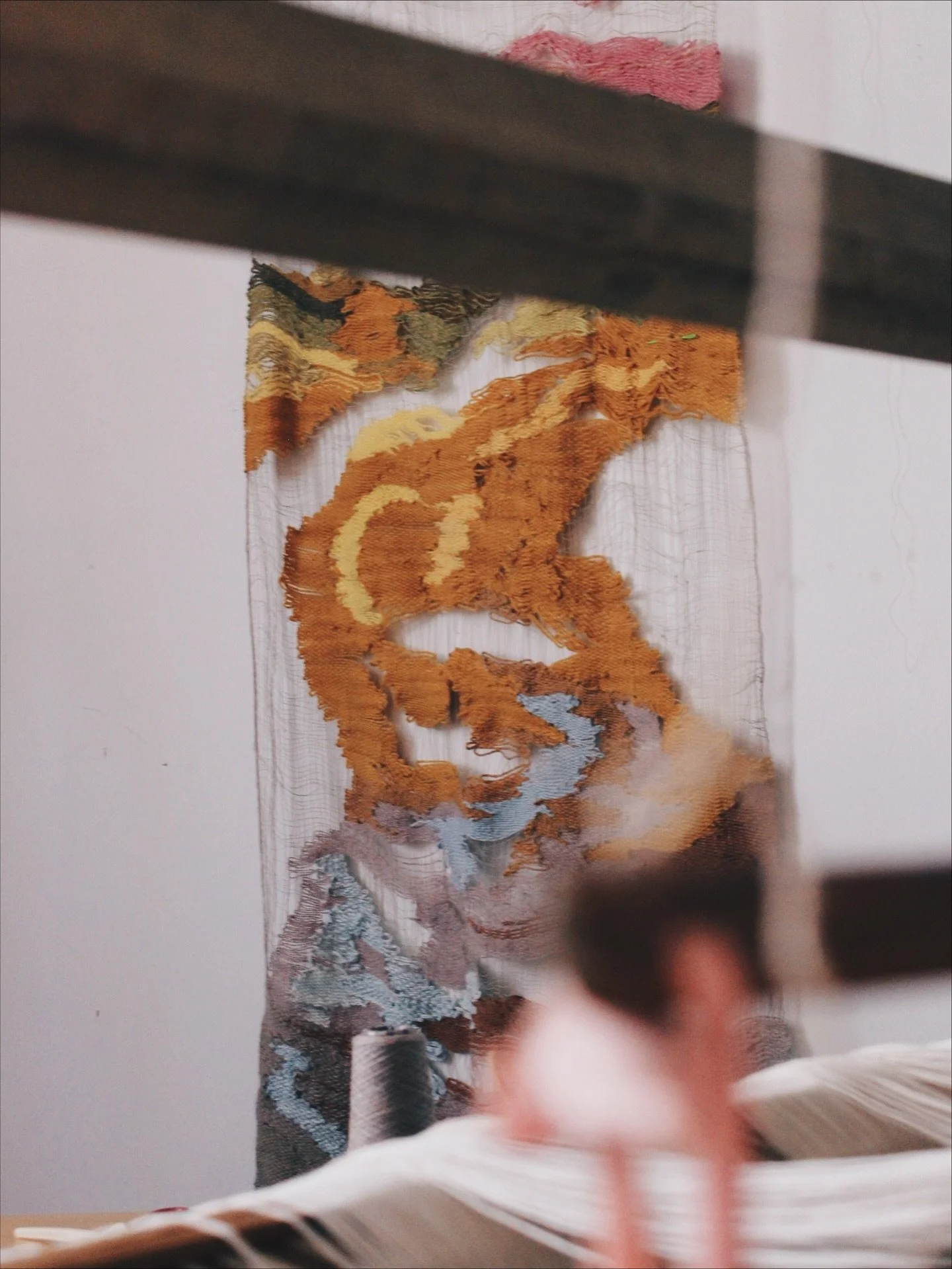 wool x textile 16/100

In rural Finland 150 years ago almost every woman, that ought to be married, knew how to card, spin and weave. Every cloth, fabric, bed linen and textile was made by hand❤️
When the harvest was over, and the nights grew colder,