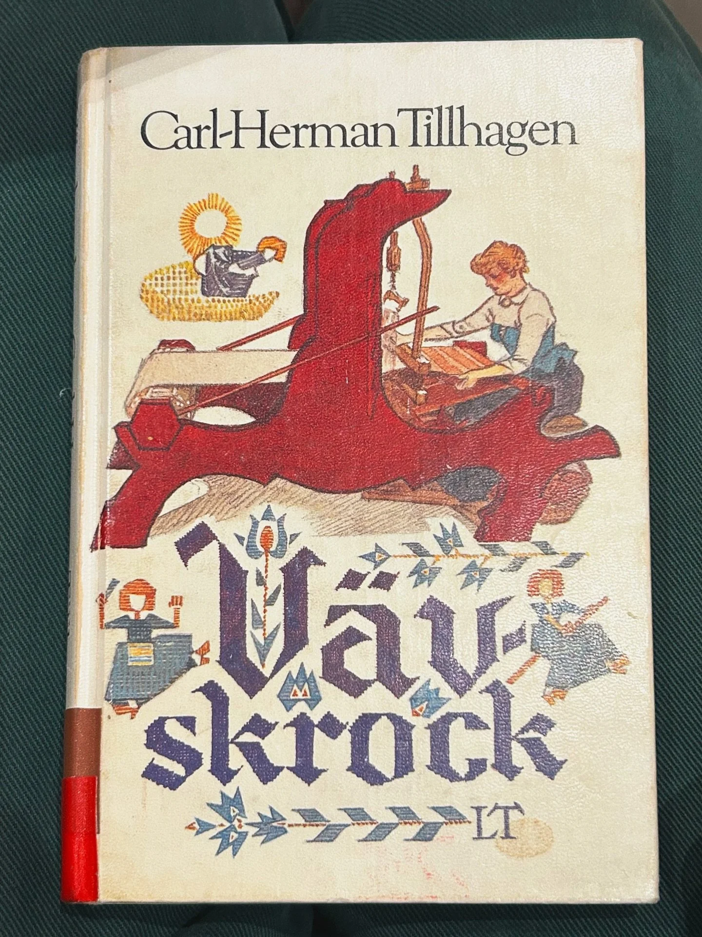 wool x textile 48/100

All my favorite things❤️ Folklore, weaving and magic✨

#folklore #folkloristics #folklorist #weavingmagic