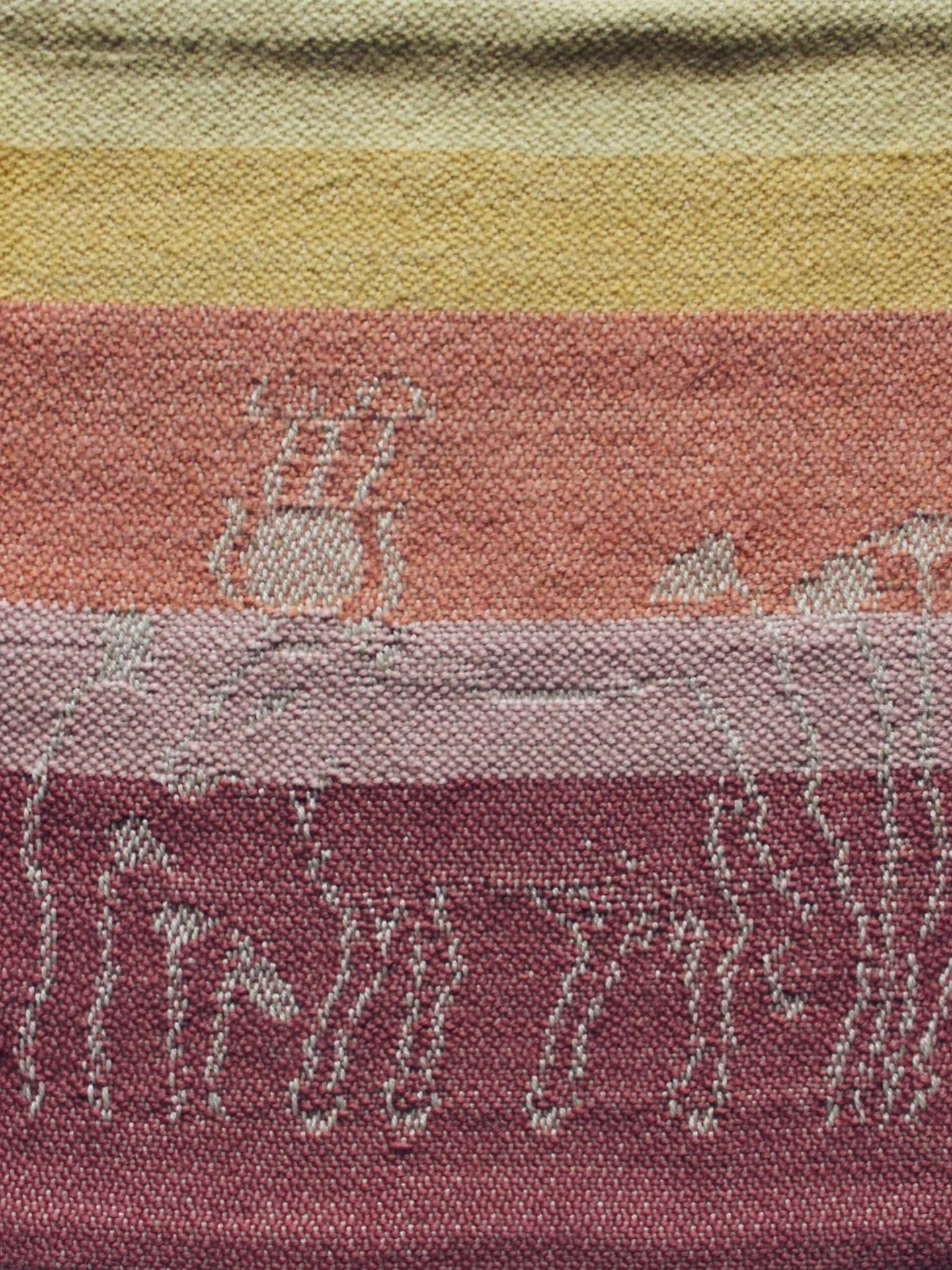 Hathor✨ r&auml;nning i lin och bomull, v&auml;vd med svampf&auml;rgat yllegarn

Magiska f&ouml;rest&auml;llningar om lin🌾🌾
I det forna Egypten trodde man att Isis sk&auml;nkt linet till m&auml;nniskorna - man helgade linet och de bl&aring; blommorn