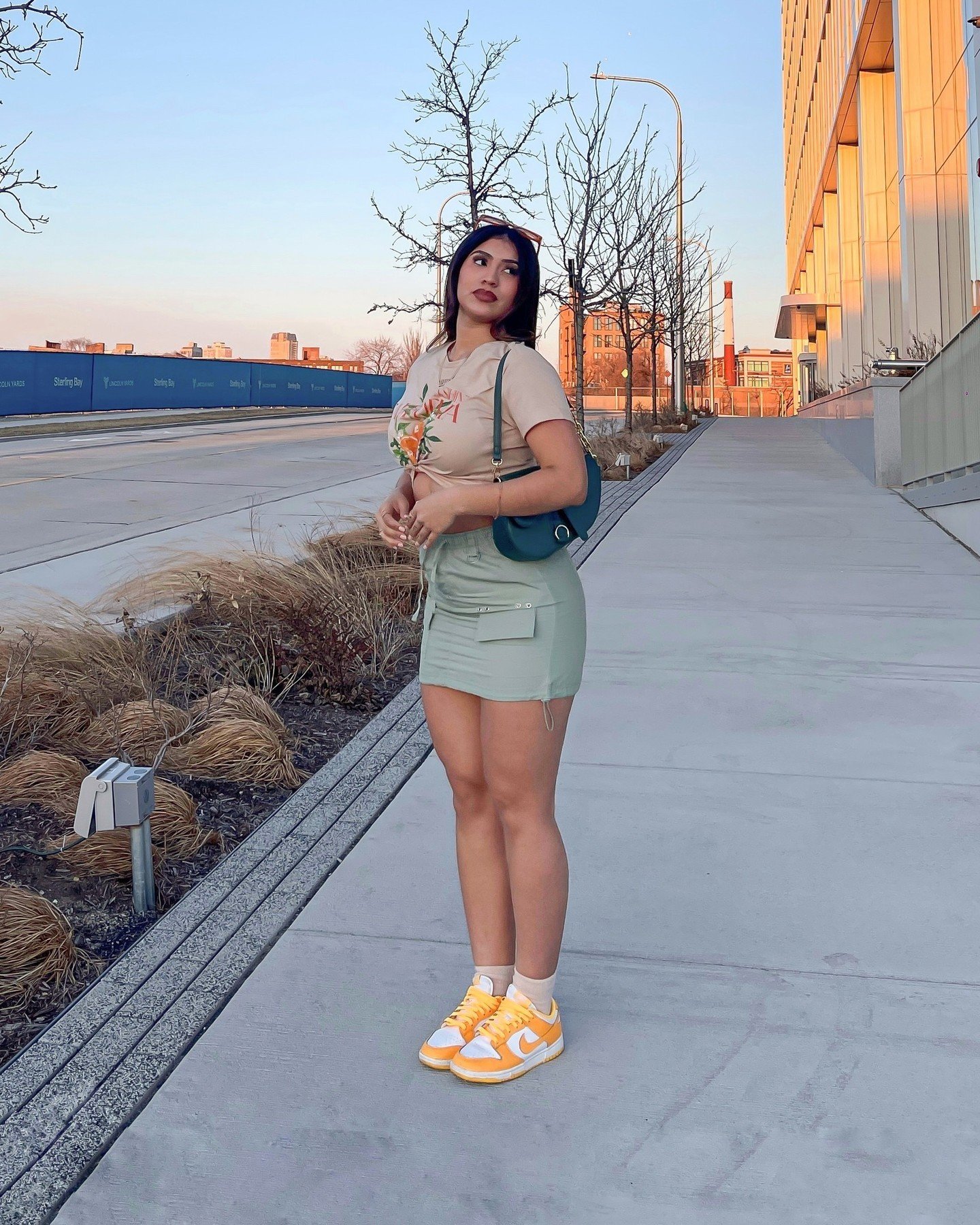 Cargo will always be a vibe. ❤️&zwj;🔥 Babe, @jackyy.julii styling your next spring 'fit. Shop her style in-store now! ✨ @discoveryclothing