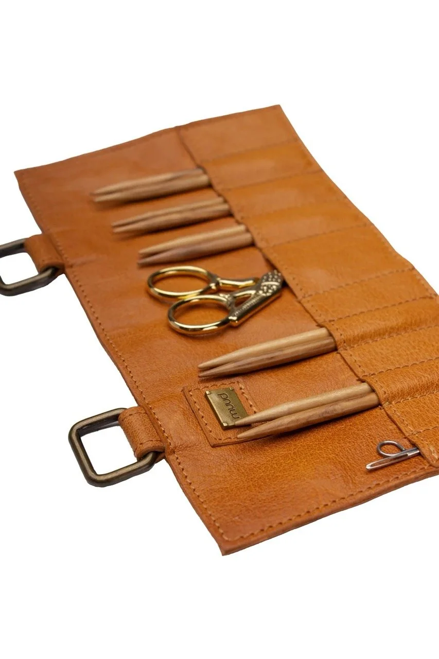 Carita_I_Page-Needle_Case-QB-4710-15_1800x1800 Large.jpeg
